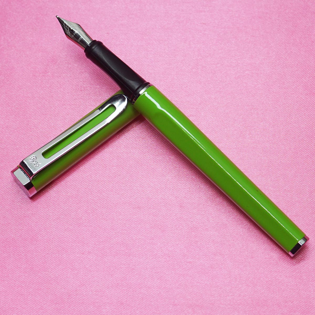 Jinhao 799 Green Color Body and Cap with Silver Trim Convertor Type Fountain pen SKU 22299