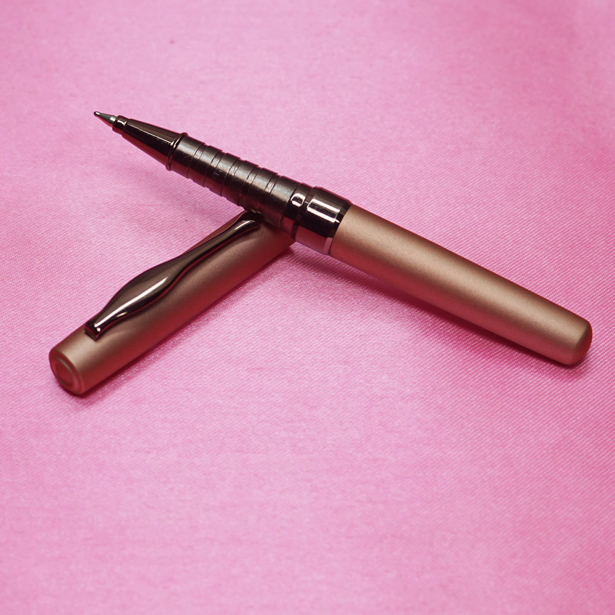 penhouse.in Short Ball Pen with Rose Gold Body and Cap SKU 22311
