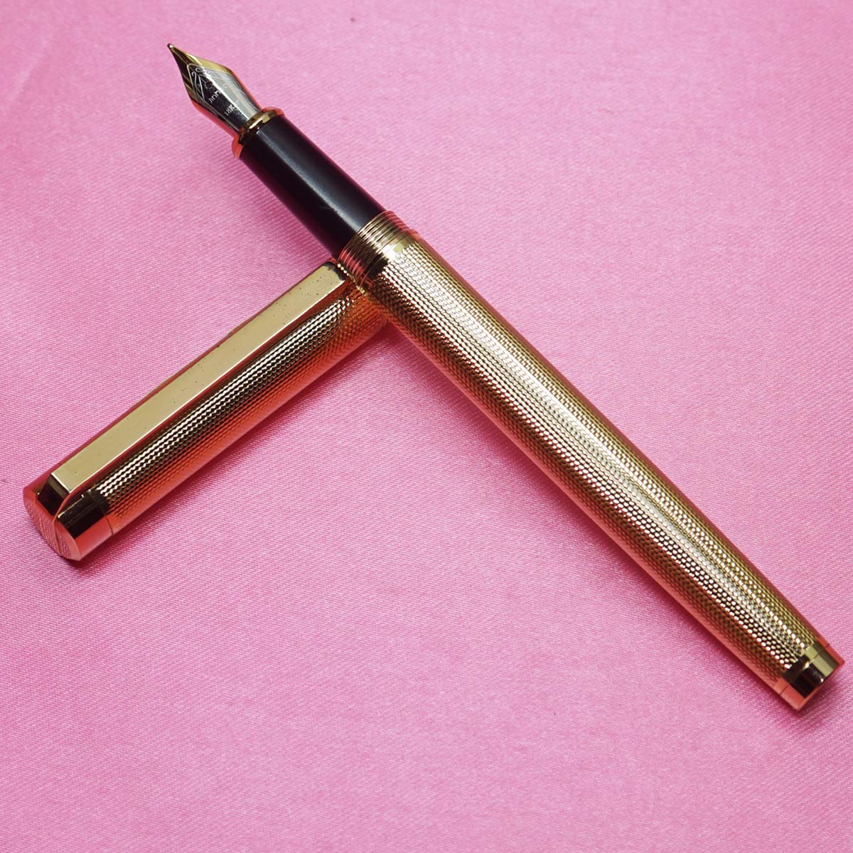 Jinhao 155 Gold Color Body and Cap with Gold Trims No.5.5 Dual Tone Medium Tipped Convertor Type Fountain Pen SKU 22317