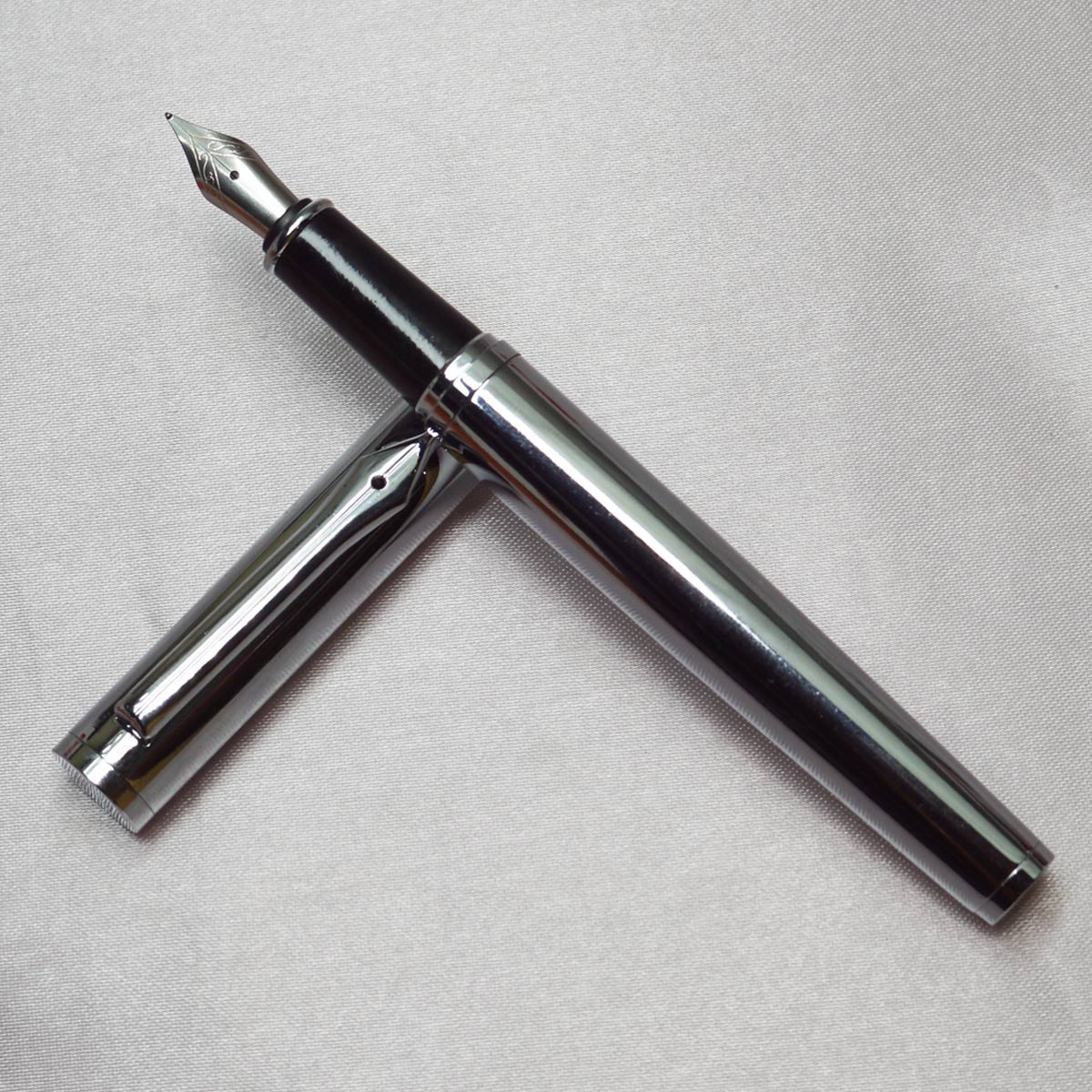 Starone Full Silver Color Body With Silver Cap Fine Nib Converter Type Fountain Pen SKU 22416