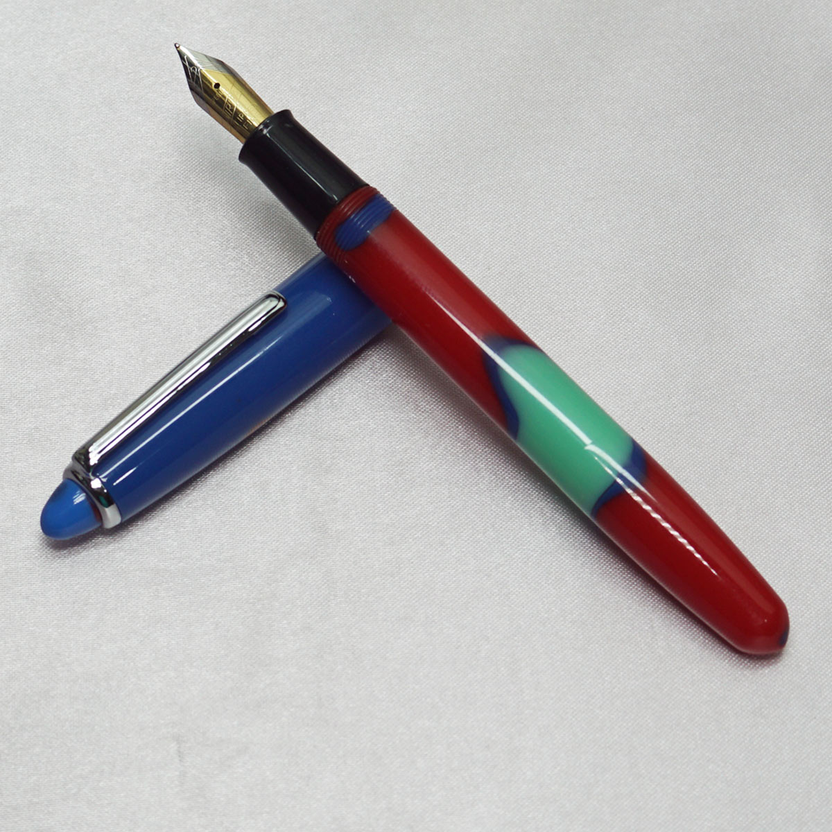 Wality 69A Green Blue Red Color Acrylic Body With Silver Clip Fine Nib Eye Dropper Model Fountain Pen SKU 22449