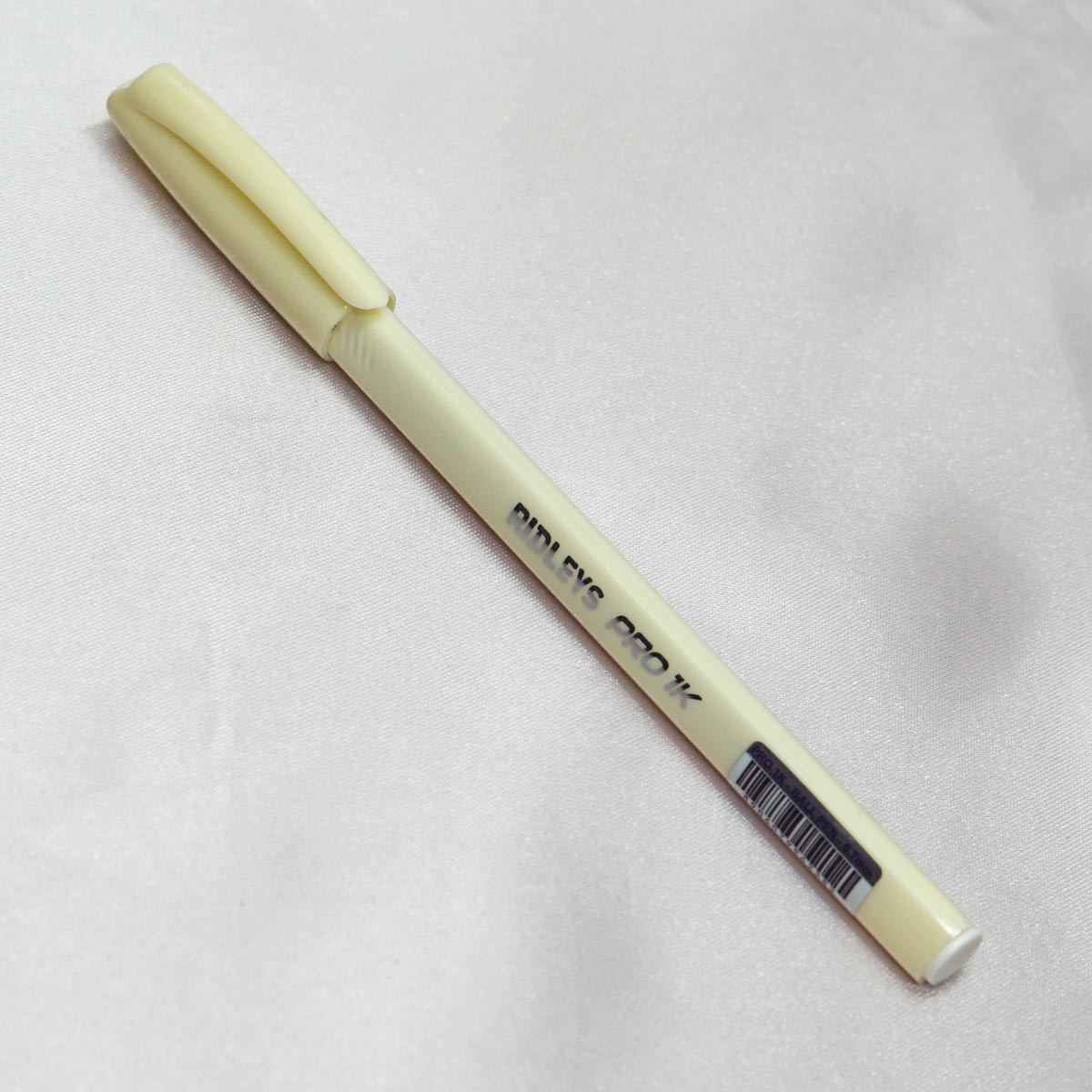 Redleys PRO 1K Yellow Color Body With Cap Fine Tip Blue Writing Cap Type Ball Pen SKU 22455