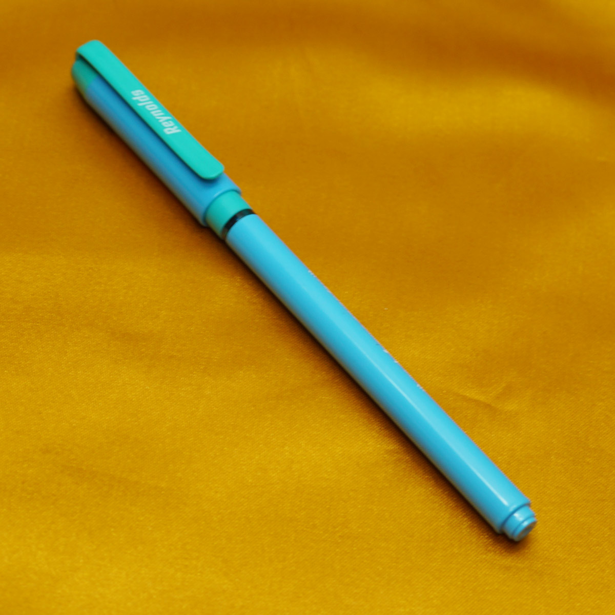 Reynolds Smartgrip Orange Color Body With 0.7 Tip Cap Type Ball Pen SKU  20951