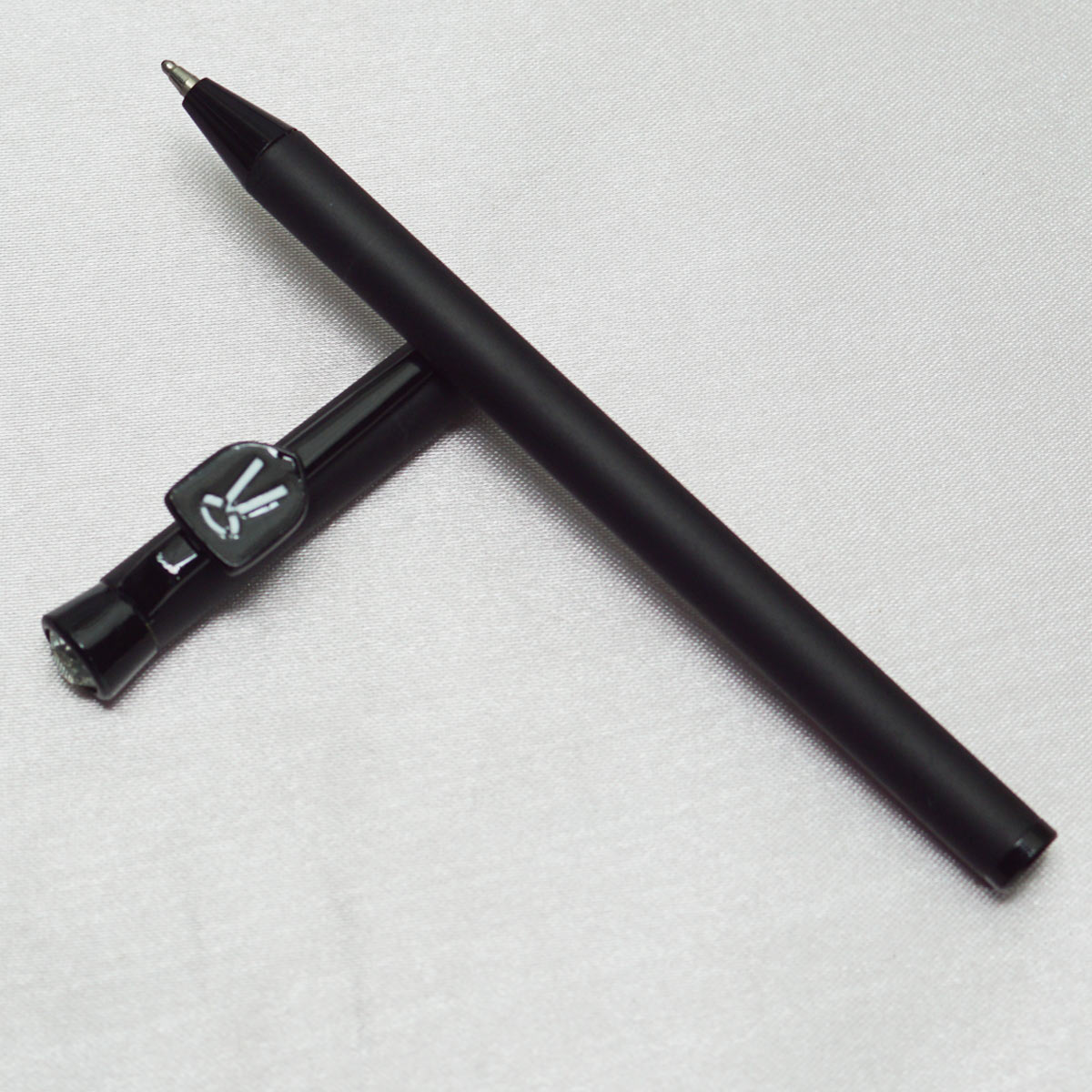 penhouse.in Full Black Color Body With Cap Top On Stone Fine Tip Advocate Symbol on Clip Cap Type Ball Pen SKU 22559