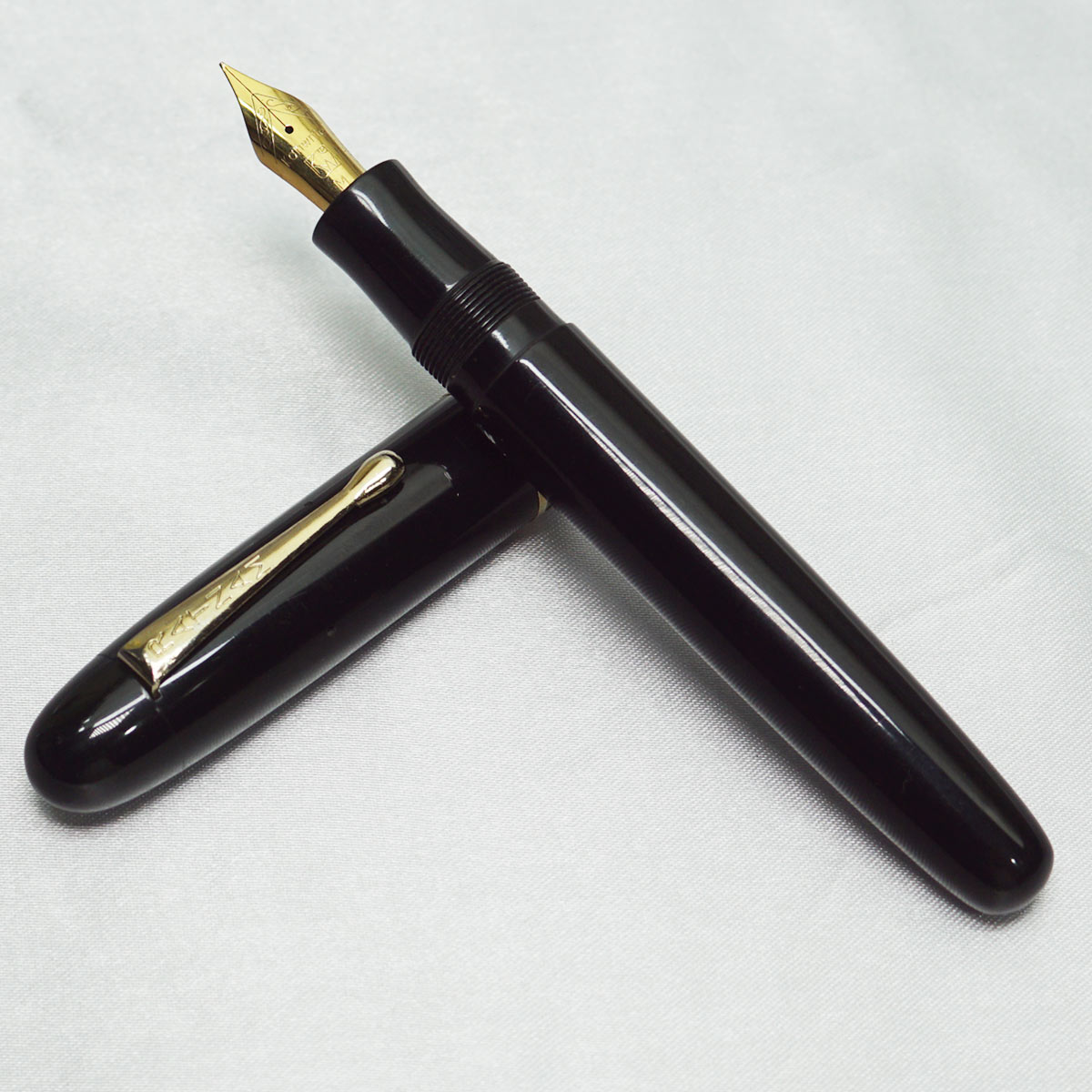 Ratnam Supreme Torpedo Special Handmade Glossy Black Body With Gold