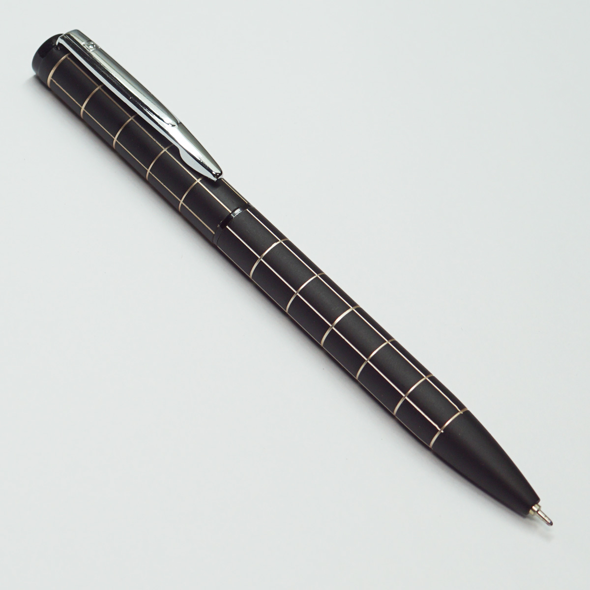 Cello Chequers Select Black Color Gold Strip Checked Design Body With Silver Clip Fine Tip Twist Type Ball Pen SKU 22609