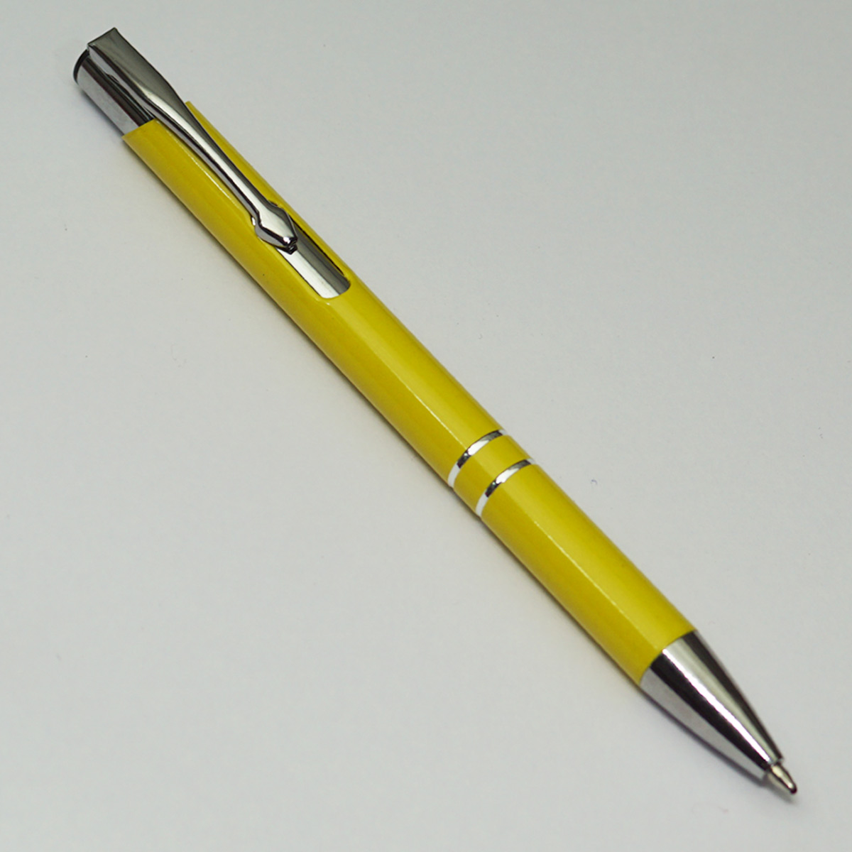 penhouse.in Yellow Color Body With Silver Clip Medium Tip Retractable Type Ball Pen SKU 22785