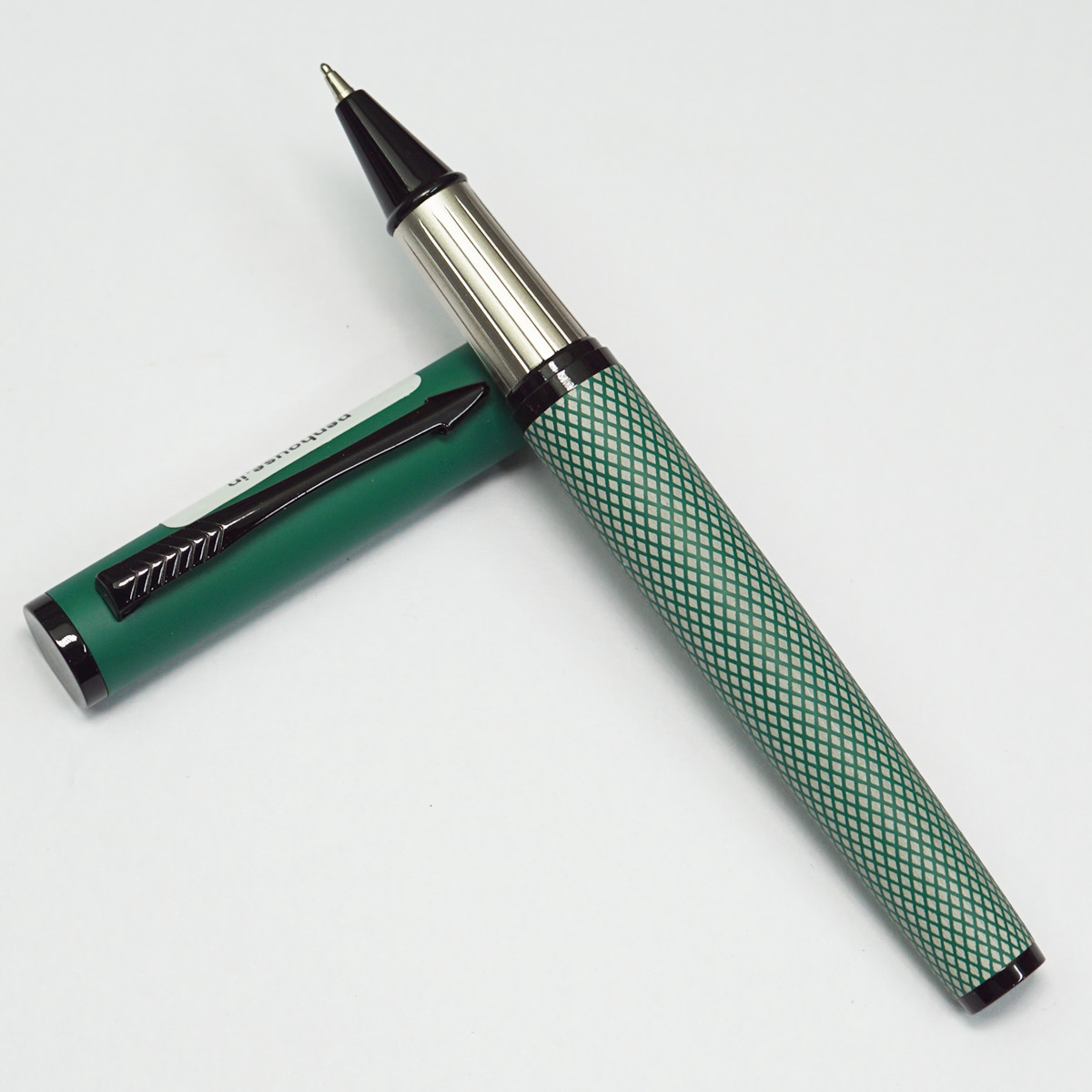 Picasso Parri Hyper Green Color Checked Body With Black Clip Medium Tip Cap Type Ball Pen SKU 22791