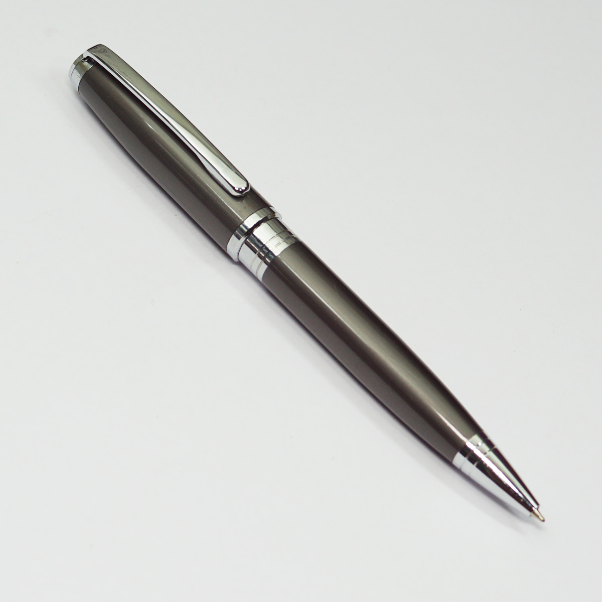 penhouse.in Grey Color Body With Silver Clip and Silver Trims Fine Tip Twist Type Ball Pen SKU 22857