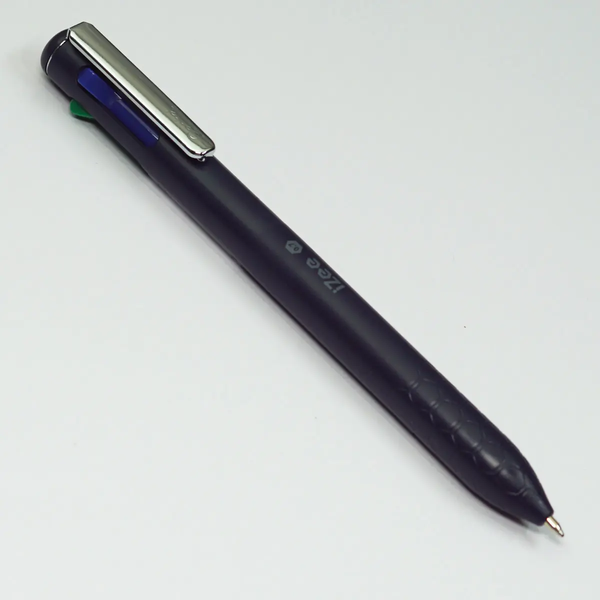 Pentel iZee Blue Color Body With Silver Clip Tip In