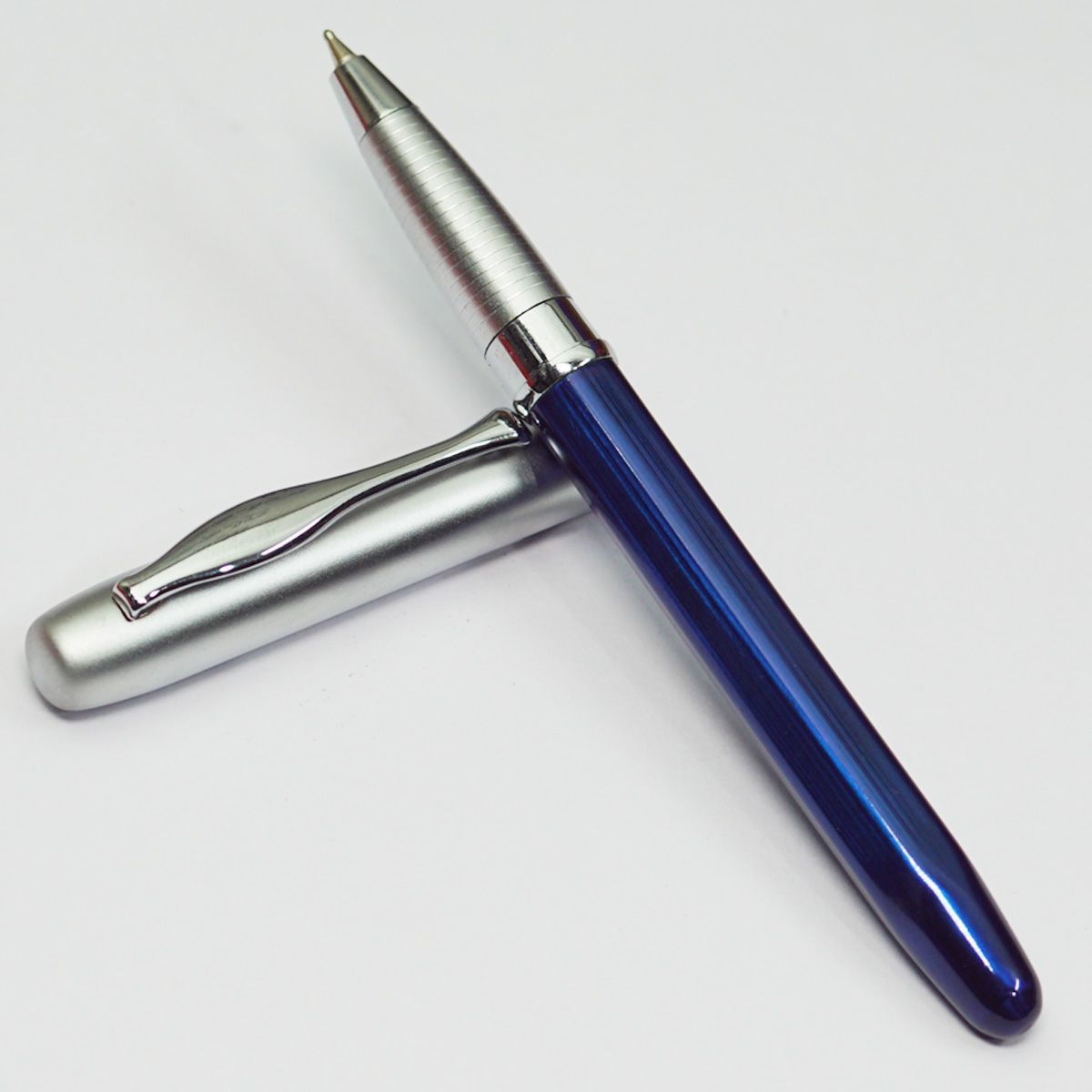 penhouse.in Blue Color Body With Silver Color Magnatic Cap Fine Tip Cap Type Ball Pen SKU 22994