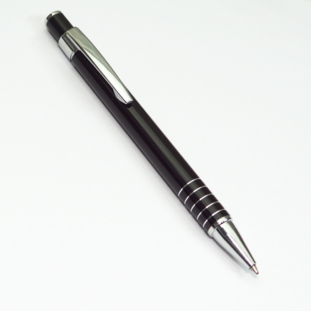 penhouse.in Black Color Body With Silver Clip Medium Tip Retractable Type Ball Pen SKU 23147