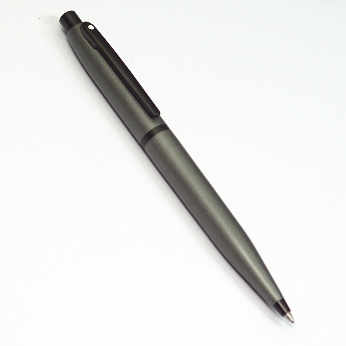 Sheaffer 9424 Grey Color Body With Black Color Clip Medium Tip Retractable Type Ball Pen SKU 23296