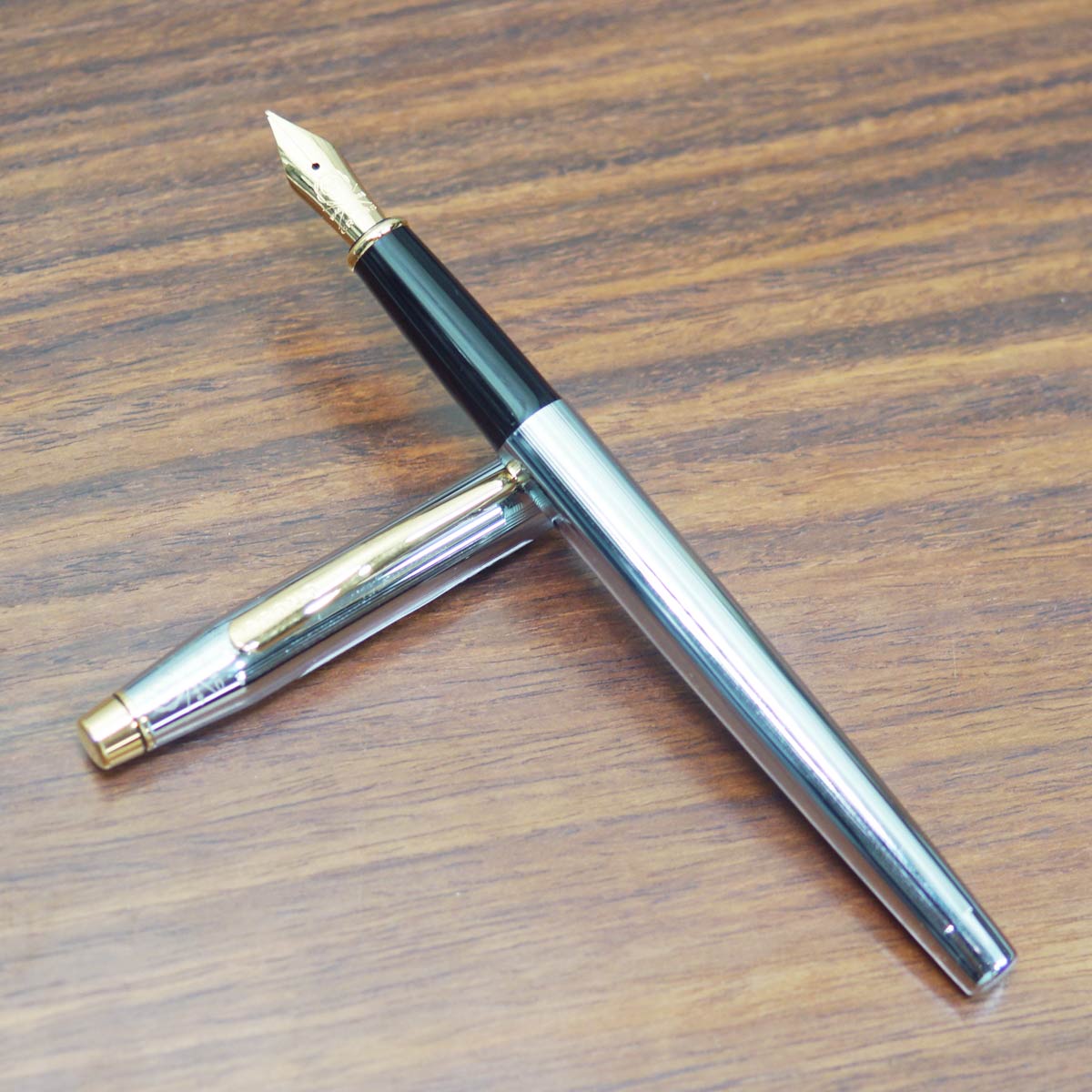 Cross Classic Century Slim Medalist Silver Color Body With Gold Trims Medium Tipped Gold Nib Catridge Type Fountain Pen SKU 23403