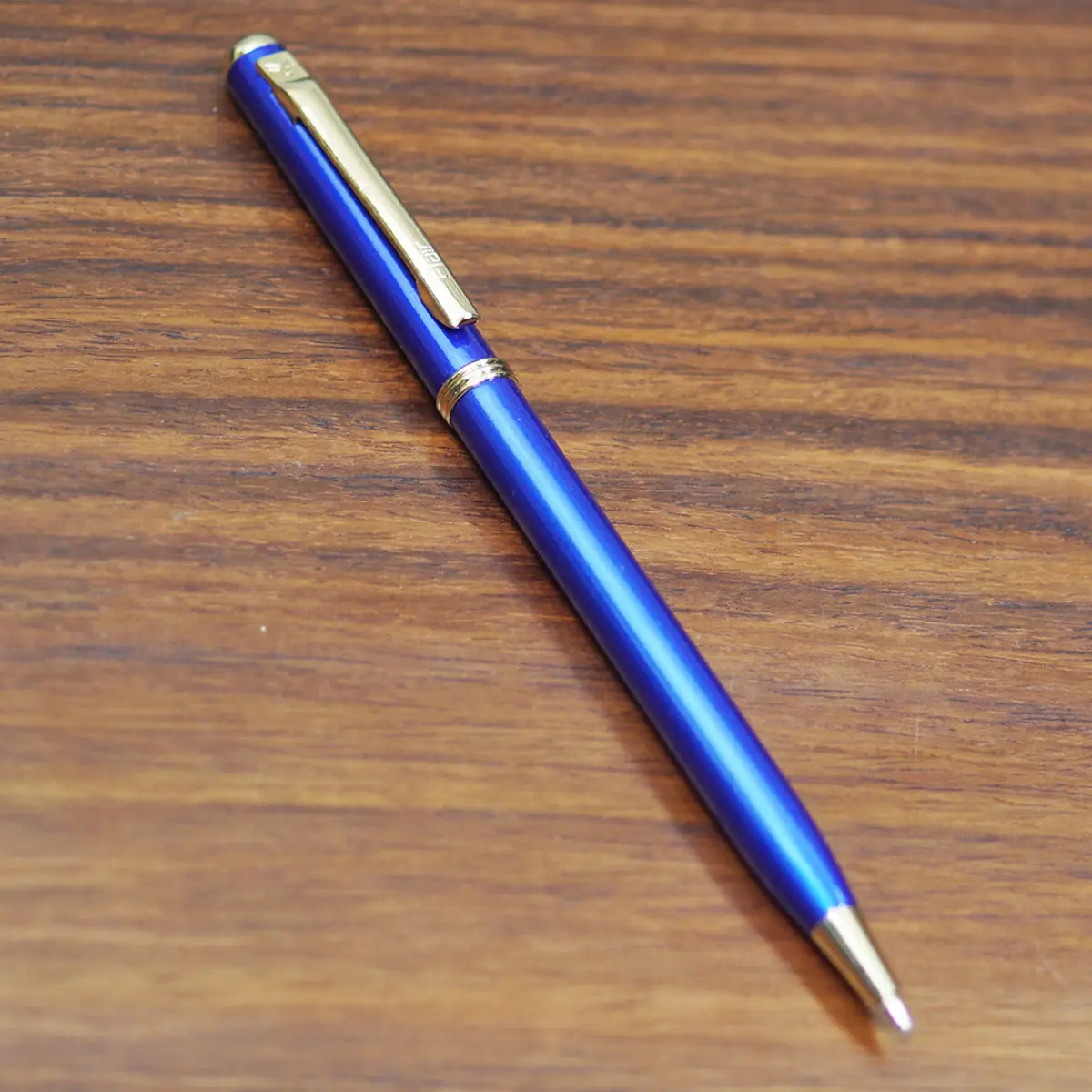 Flair IGNITE Blue Color Body With Golden Color Clip Medium Tip