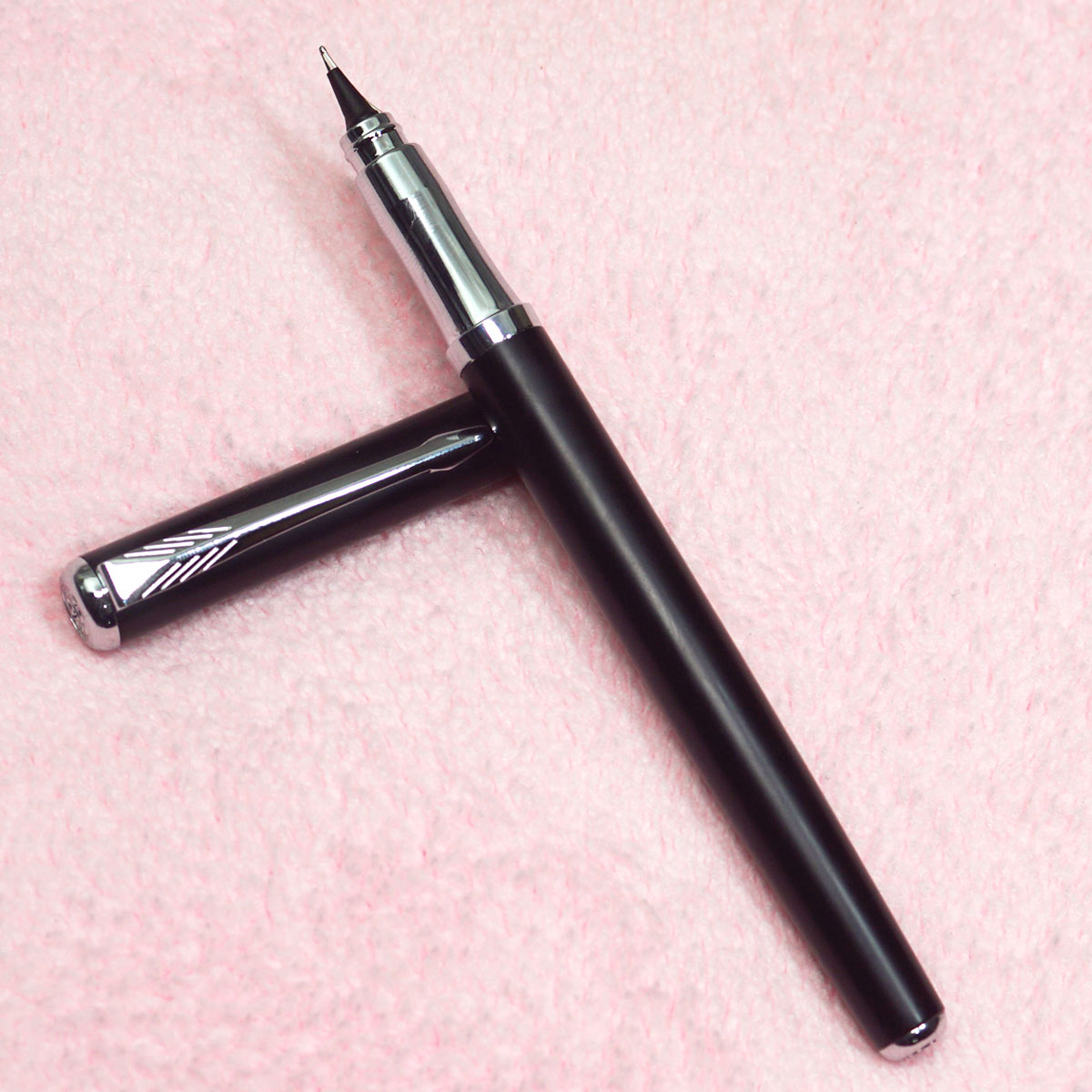 Hero 3266 Black Color Body With Silver Clip 360 Nib Rubber Sac Model Fountain Pen SKU 23528