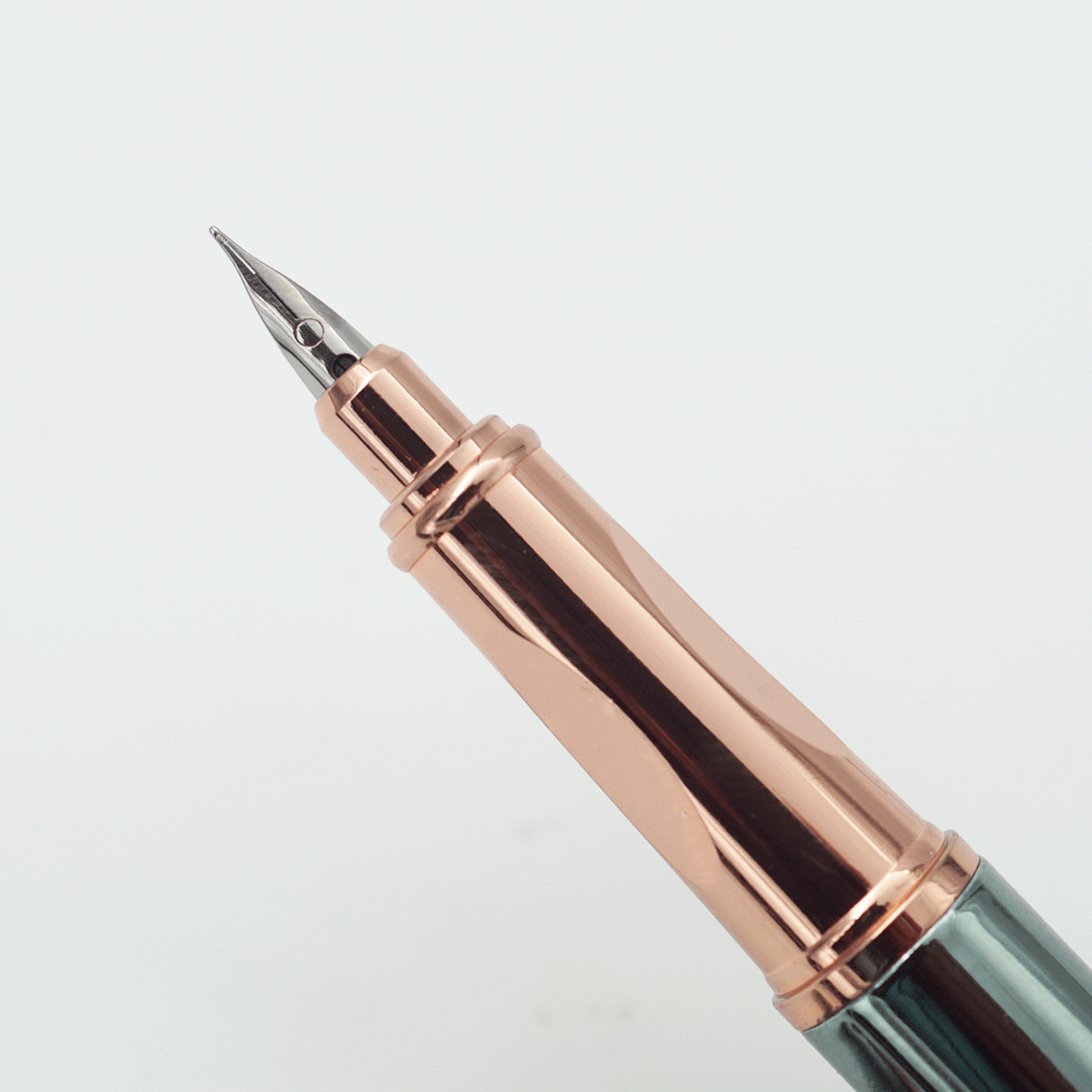 Luoshi 3931 Glossy Green Color Body With Cap And Copper Clip Fine Nib Converter Type Fountain