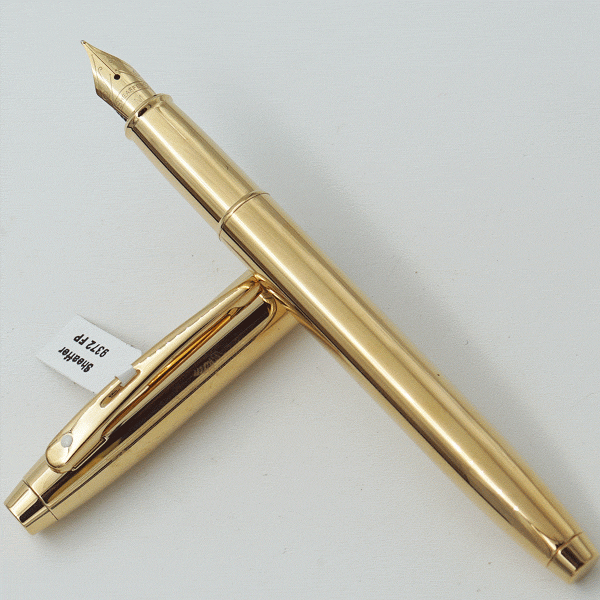 Sheaffer 9372 Full Glossy Gold Color Body With Cap Medium Nib Converter Type Fountain Pen SKU 24177