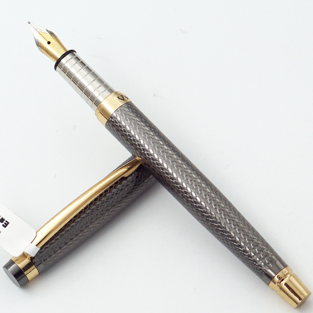 Vsign Earl Gunmetal Finish Color Body With Gold Clip Medium Nib Converter Type Fountain Pen SKU 24460