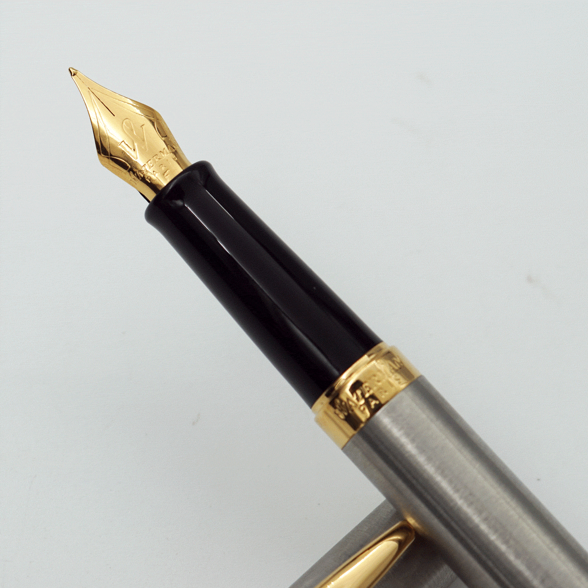 Waterman Hemisphere Stainless Steel Body With Gold Trims And Gold Clip Fine  Nib Converter Type Fountain Pen SKU 24488