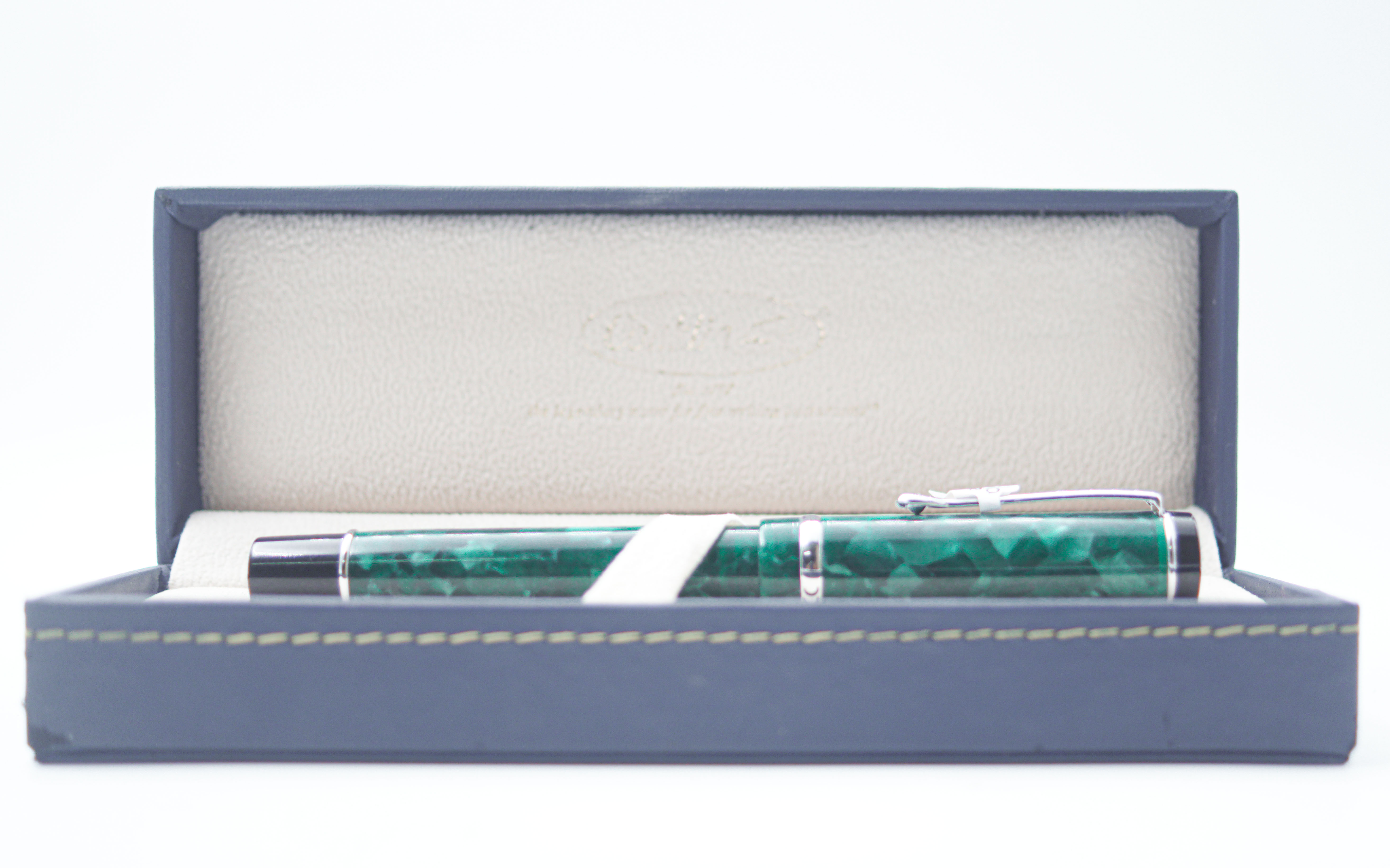 Conklin Ck71322 Duragraph Forest Green Color Body Medium Nib Converter Type Fountain pen SKU 24771