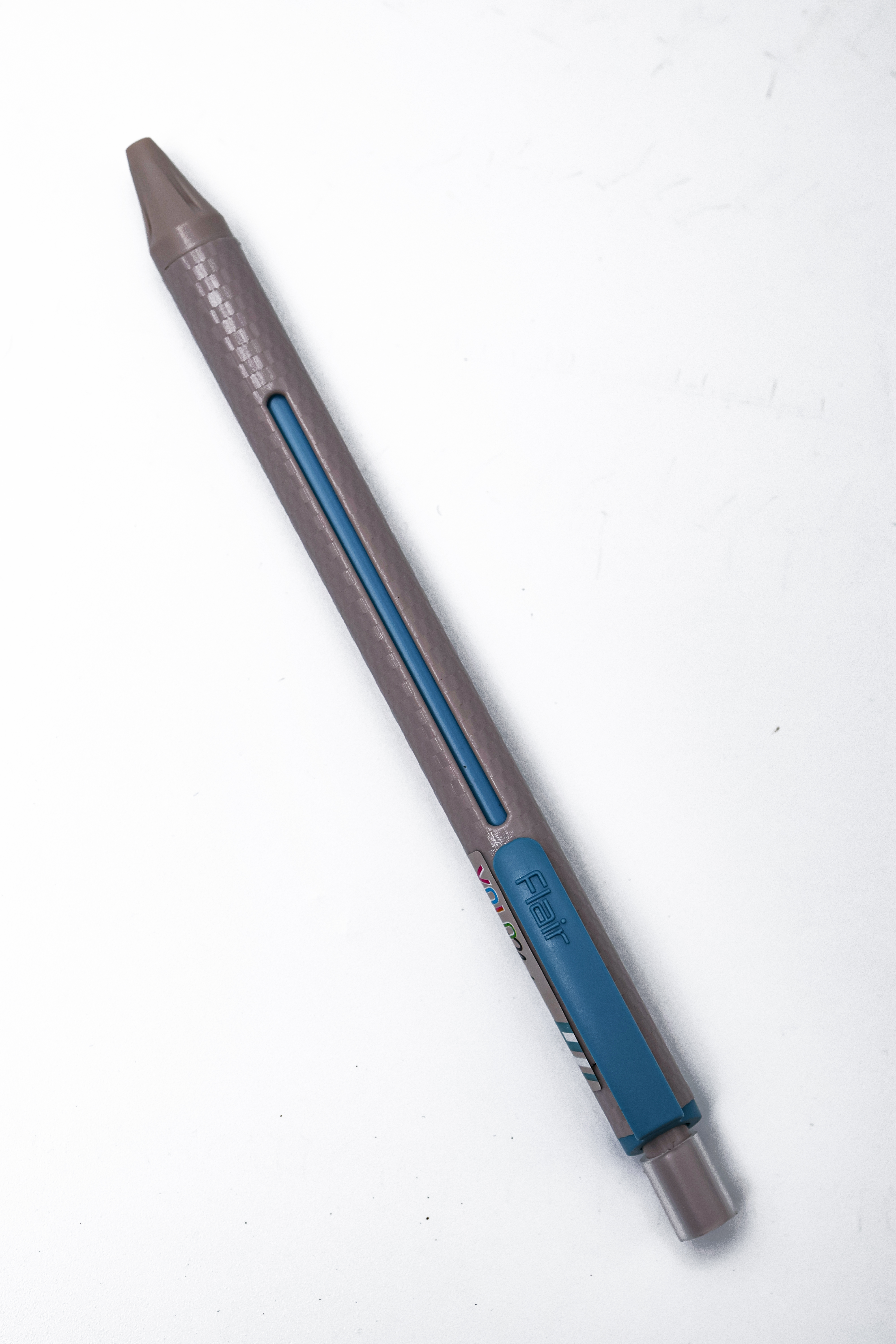 Flair yolo Clicker Gray With Blue Color Body Blue Writing Retractable Type Ball Pen  SKU 24860