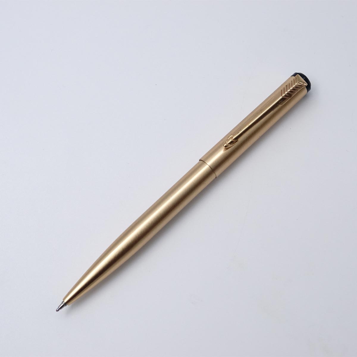 Penhouse.in Vector Model Full Gold Fine Tip Retractable Ball Pen SKU 25153