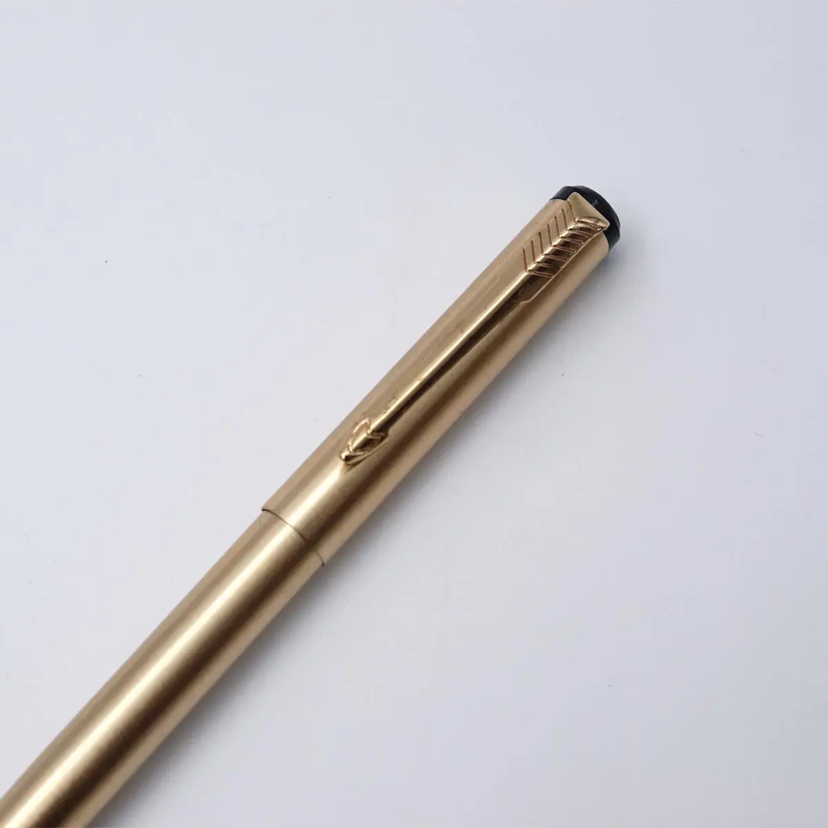 Vector Model Full Gold Fine Tip Retractable Ball Pen