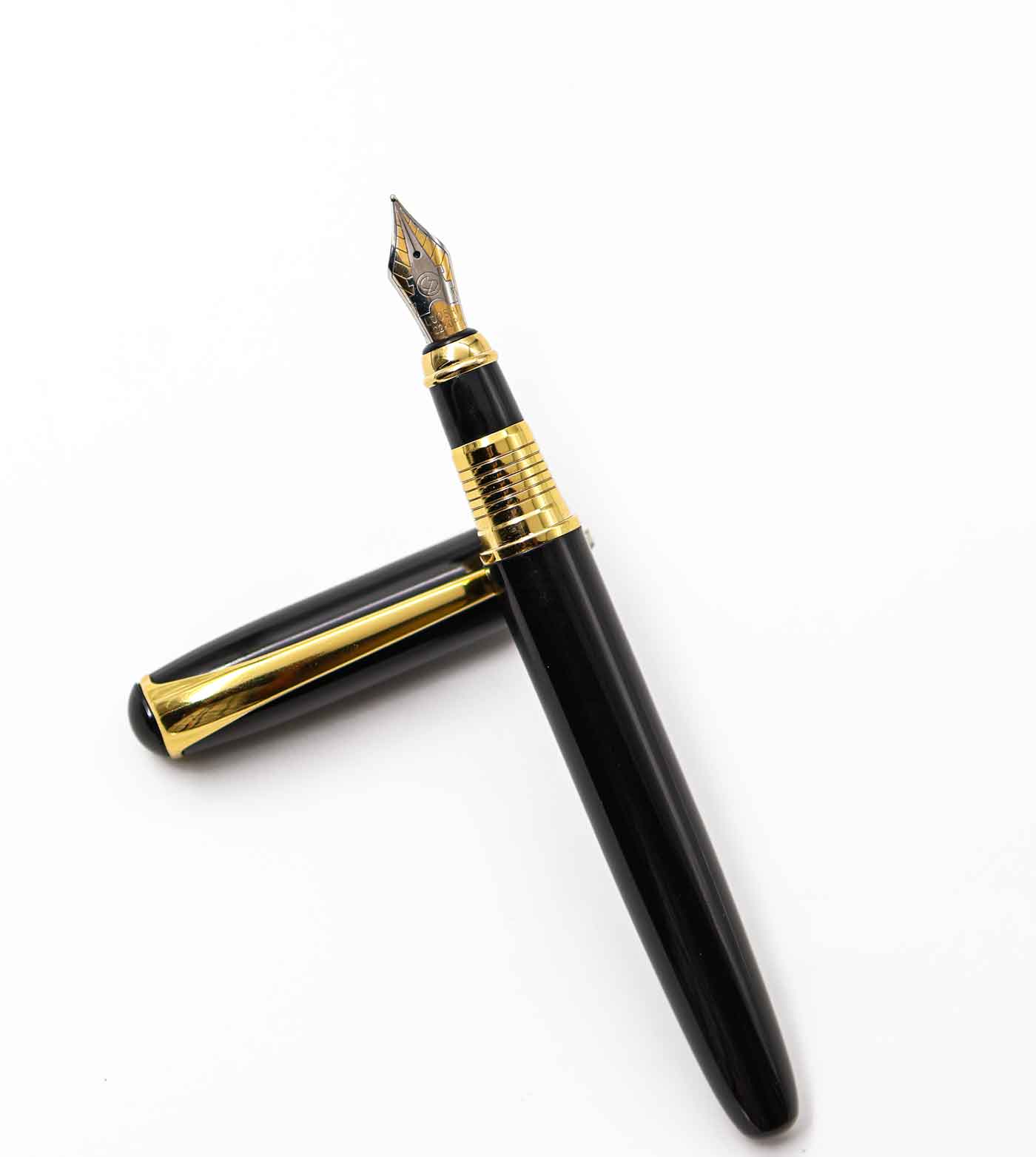 Luoshi 3335 Glossy Black Body With Gold Clip And Gold With Black Grip Medium Nib Converter Type Fountain Pen SKU 25188