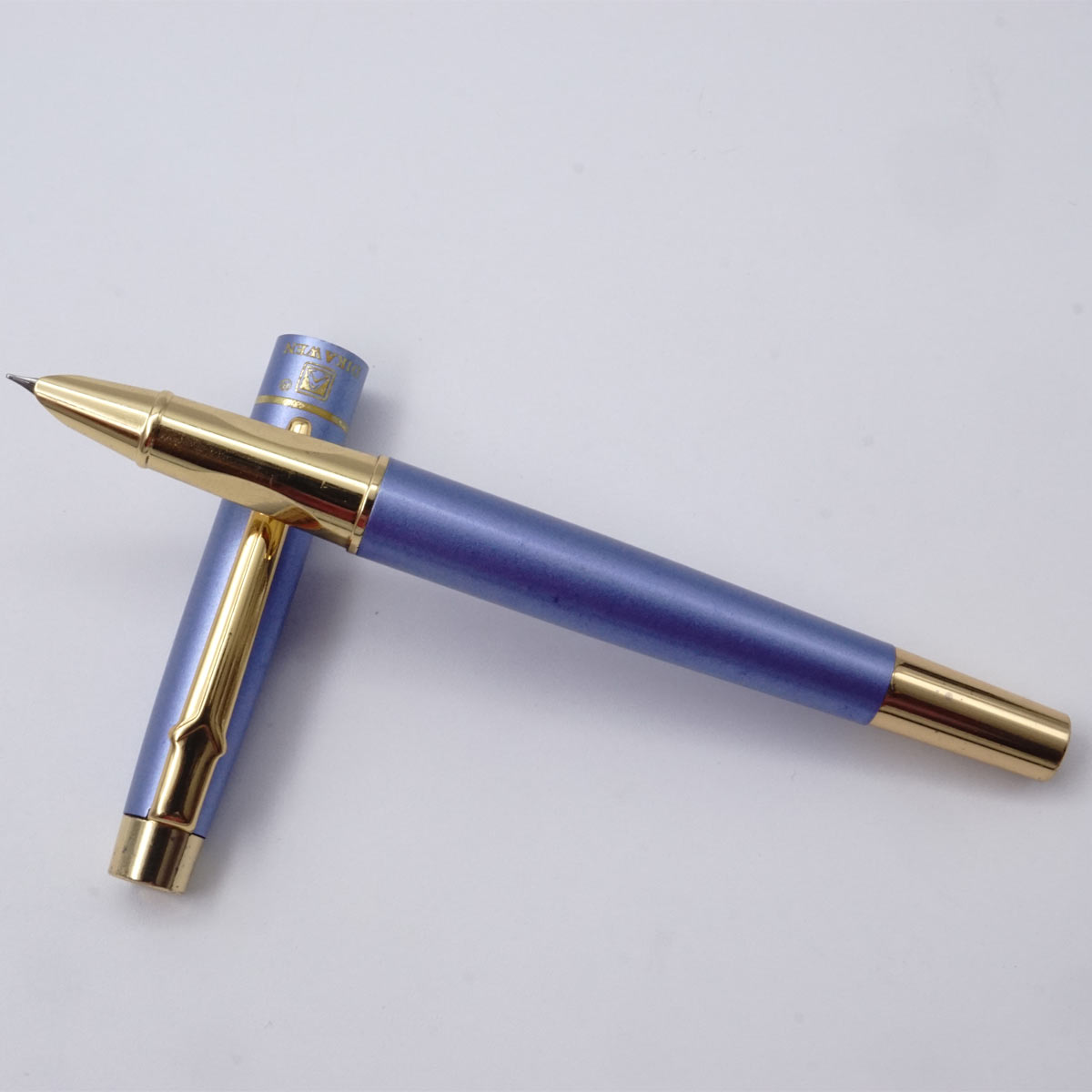 Dikawen 8015 Matt Blue Color Body Gold Clip And Trim Fine Nib Rubber Sac Fountain Pen SKU 25197 