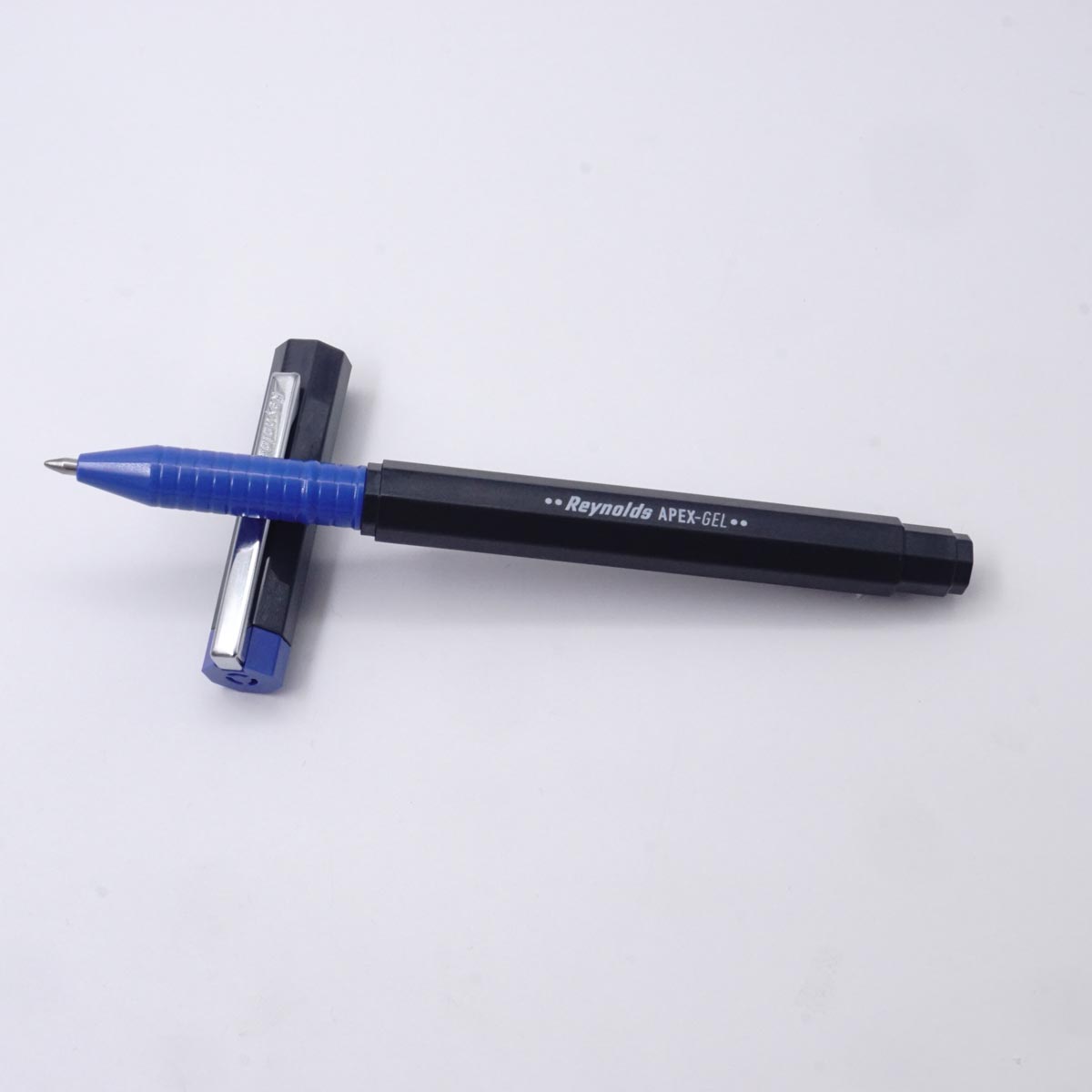 Reynolds Apex Grey Color Body With Silver Clip And Medium Tip Gel Pen SKU 25709