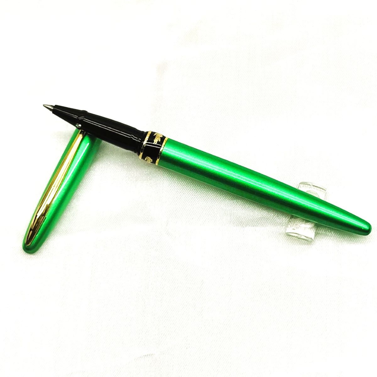 Yangzie Alligator 215 Green Color Body With Gold Clip Black Color Grip With Two Stone Black Writing Roller Ball Pen SKU 27254
