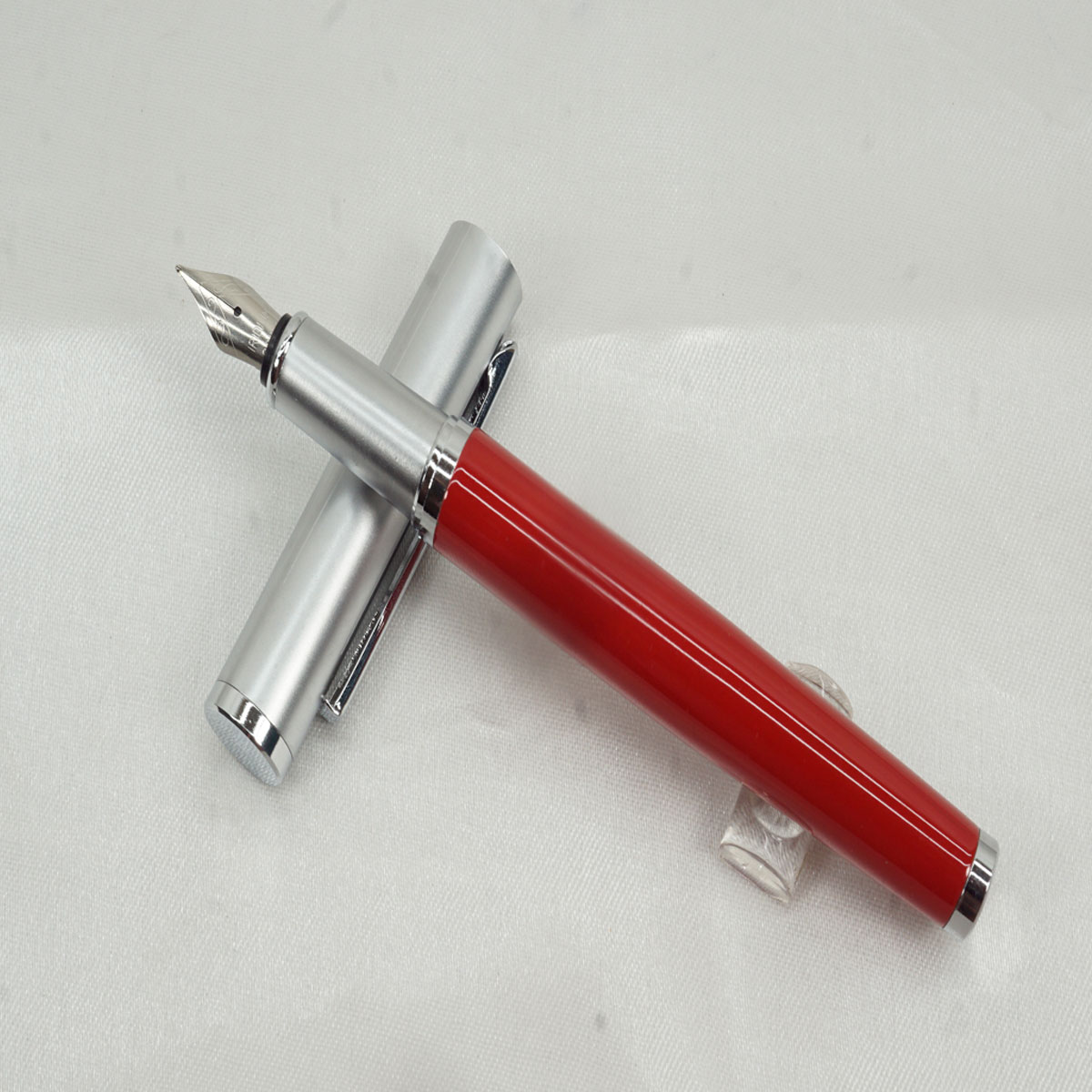 Submarine 915 Magnetic Red With Silver Color Clip And Nib Converter & Cartridge Type Fountain Pen SKU 27356