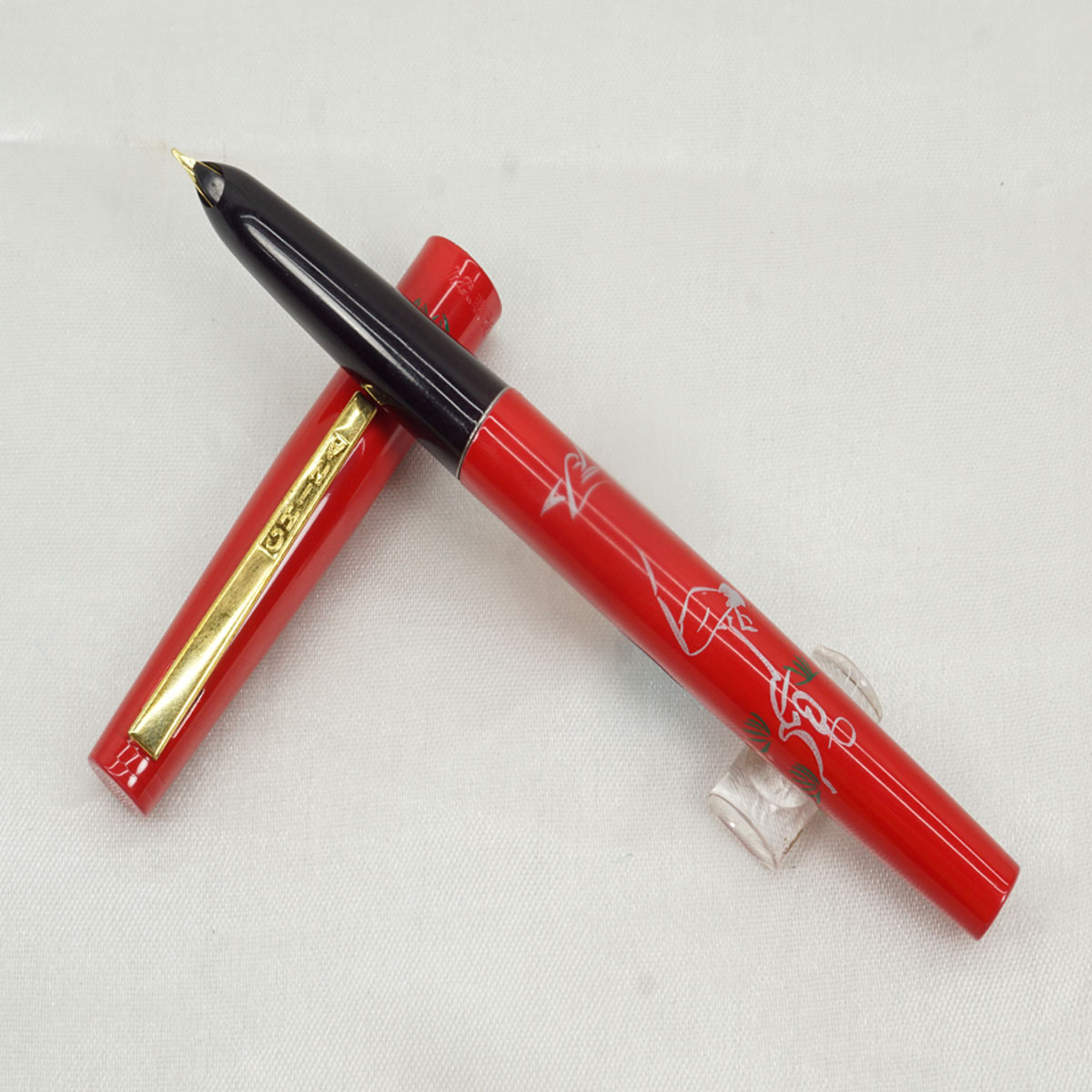 Hero 343 Red Color Body With Black Grip Rubber Sac Model Fountain Pen SKU 27388