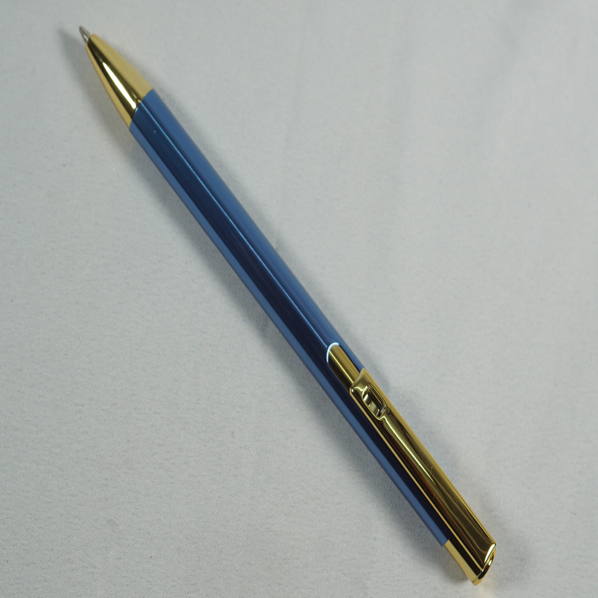 penhouse.in Metal Glossy Finish Blue Color Body and Gold Clip Retractable Ball Pen SKU 27513
