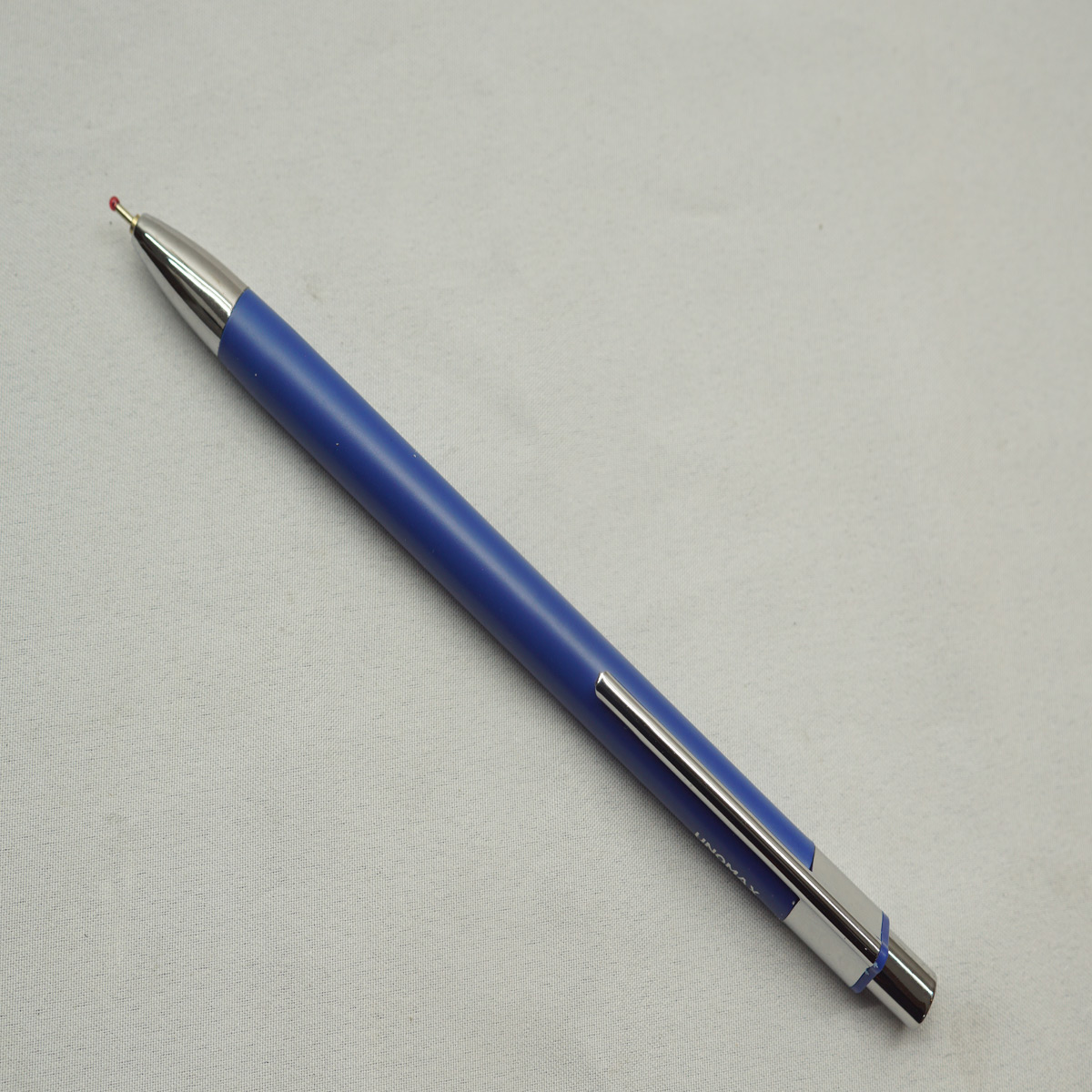 Unomax Marquee Blue Color Body with Silver Clip Retractable Ball Pen SKU 27579