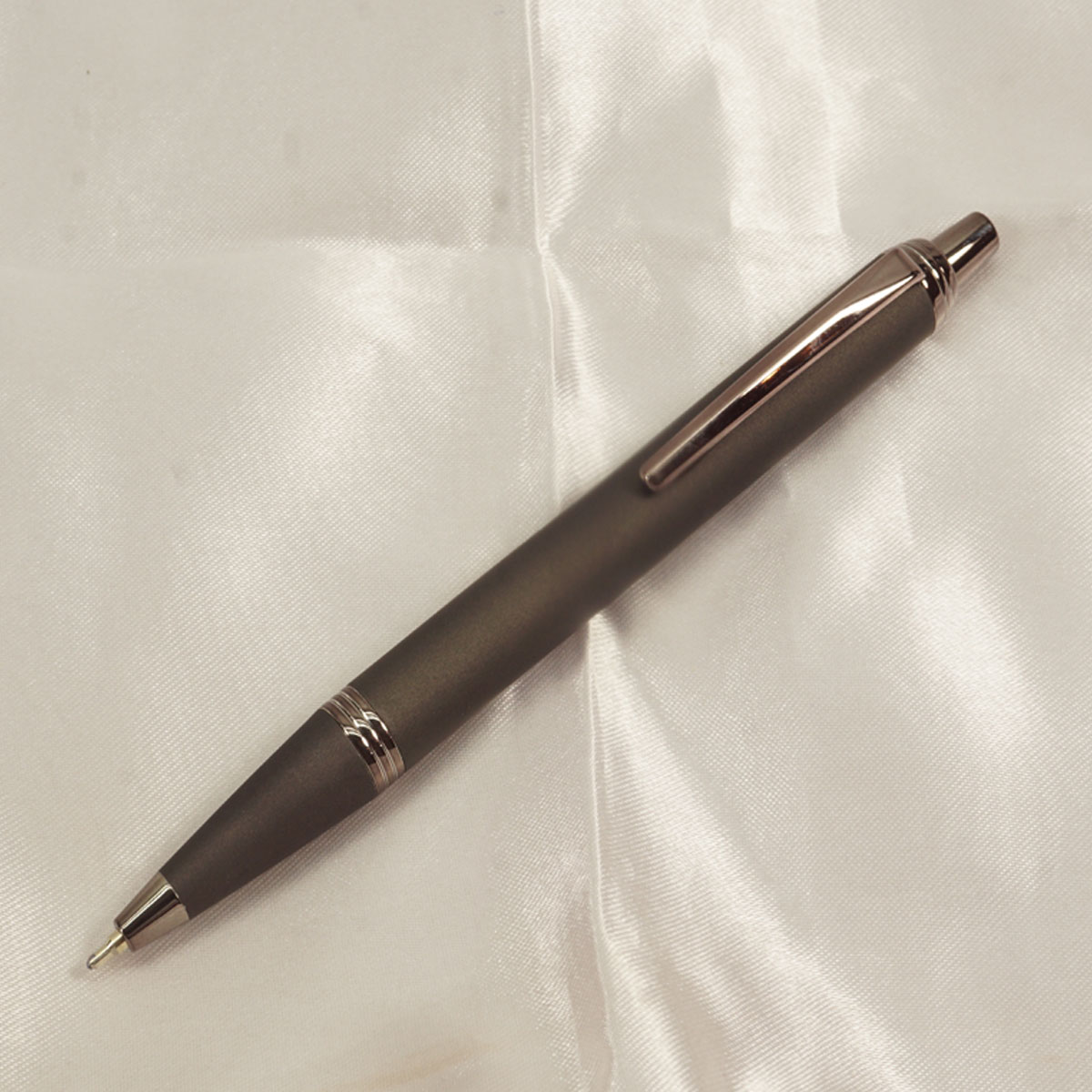 penhouse.in Dark Grey With Metal Black Color Clip Retractable Type Ball Pen SKU 27686