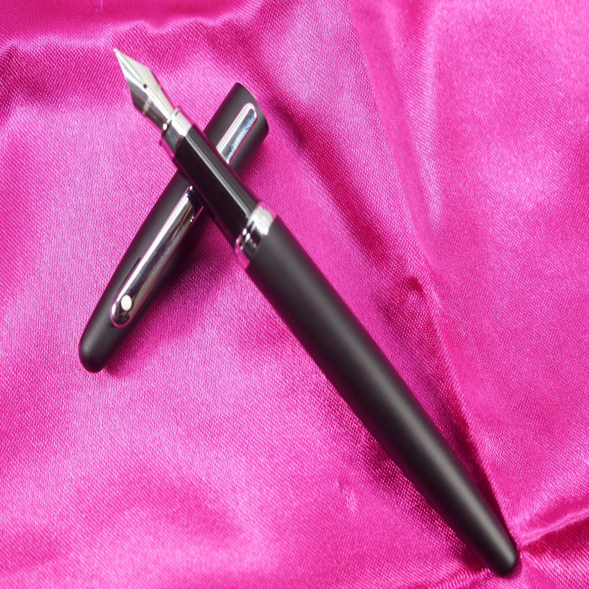 Sheffer VFM E9405 Matte Black and Cap with Silver Clip Chrome Trim Fine Nib Cartridge type Fountain Pen  SKU 27711