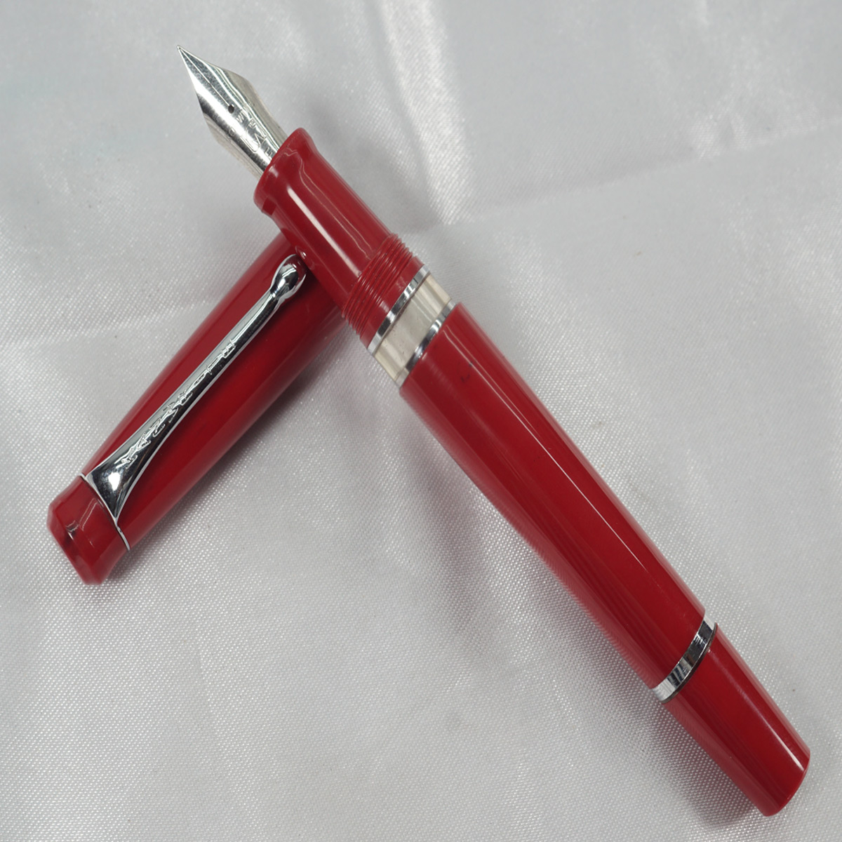 Kanwrite Heritage CT Solid Red Color  Body and Cap Type Silver Clip with Red Grip Fine Nib Piston Type Fountain Pen SKU 27765