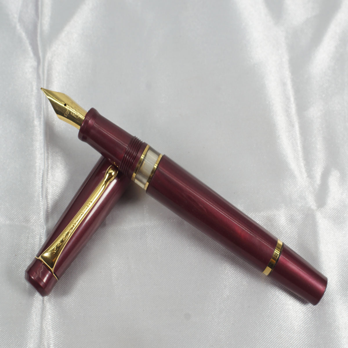 Kanwrite Heritage Solid Pearl Merrown GT Medium Nib Piston Type Fountain Pen SKU 27775