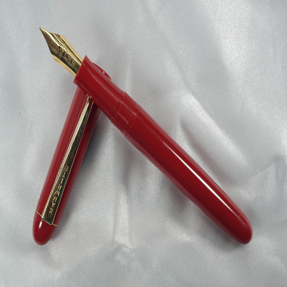 Kanwrite Desire GT Solid Red with Fine Nib Converter and Cartridge Type Fountain Pen SKU 27809