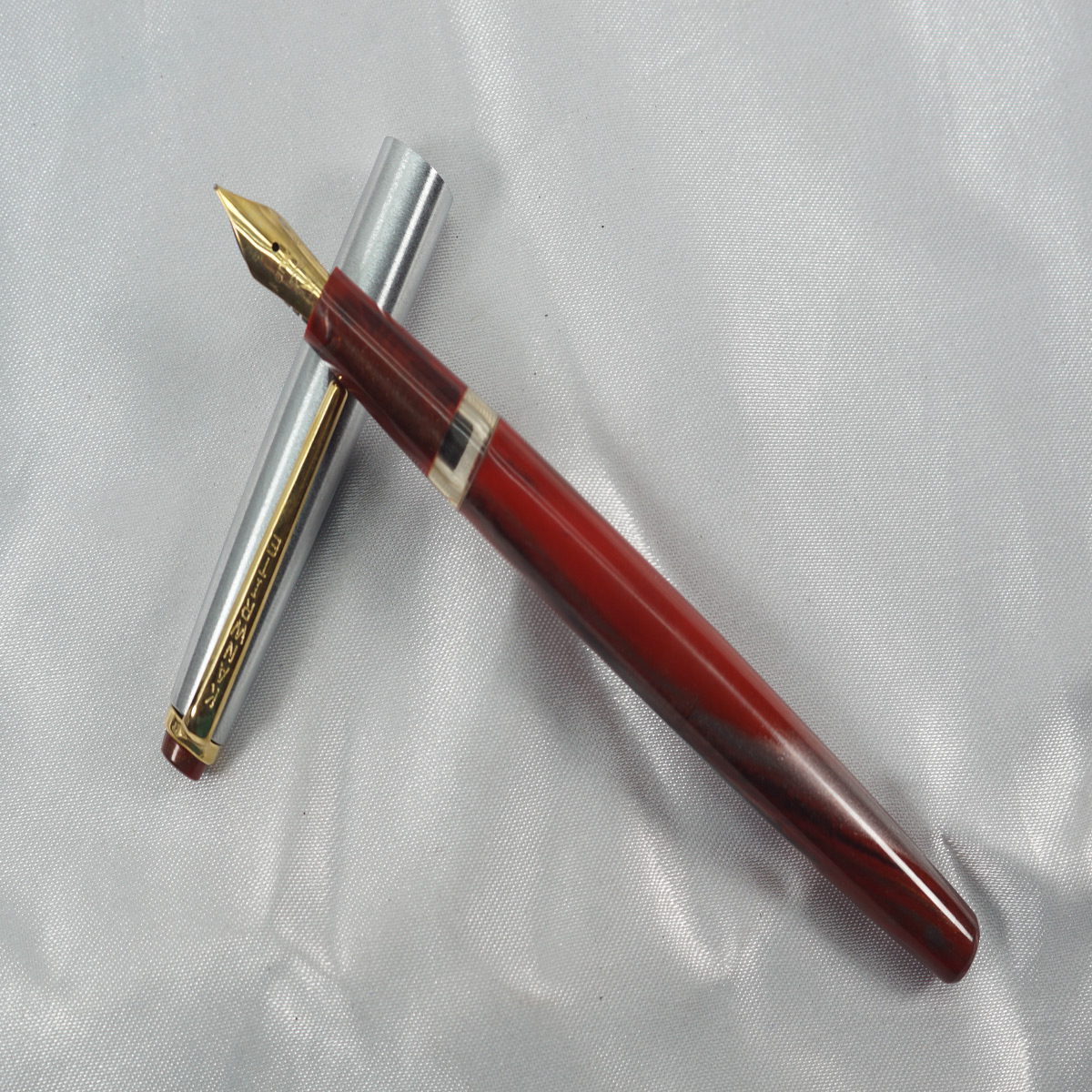 Kanwrite Saloon GT Crimson Haze Color Body with Silver Cap With Medium Nib Converter Type Fountain Pen SKU 27824