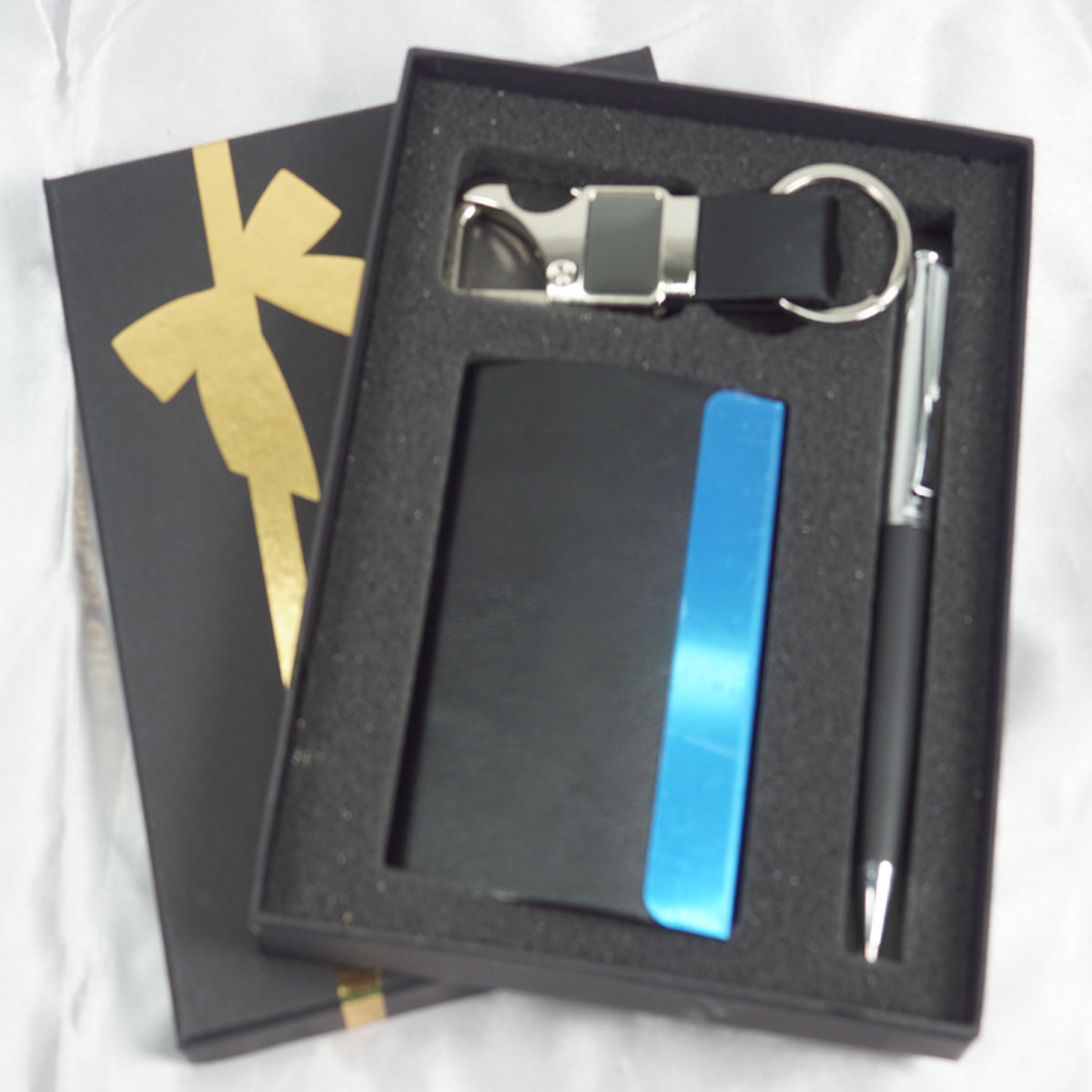 penhouse.in Card Holder Black Color and Metal Keychain with twist Type Ball Pen Set 3 in 1 SKU 27884