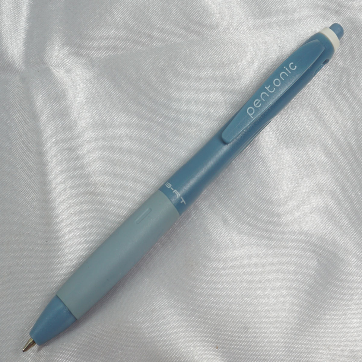 Linc Pentonic BRT 0.7mm  Blue Color Body And Blue Writing Retractable Type Ball Pen SKU 27891