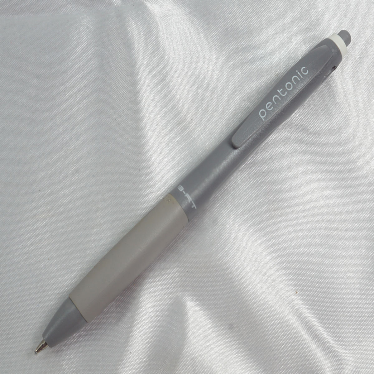Linc Pentonic BRT 0.7mm  Grey Color Body And Black Writing Retractable Type Ball Pen SKU 27892