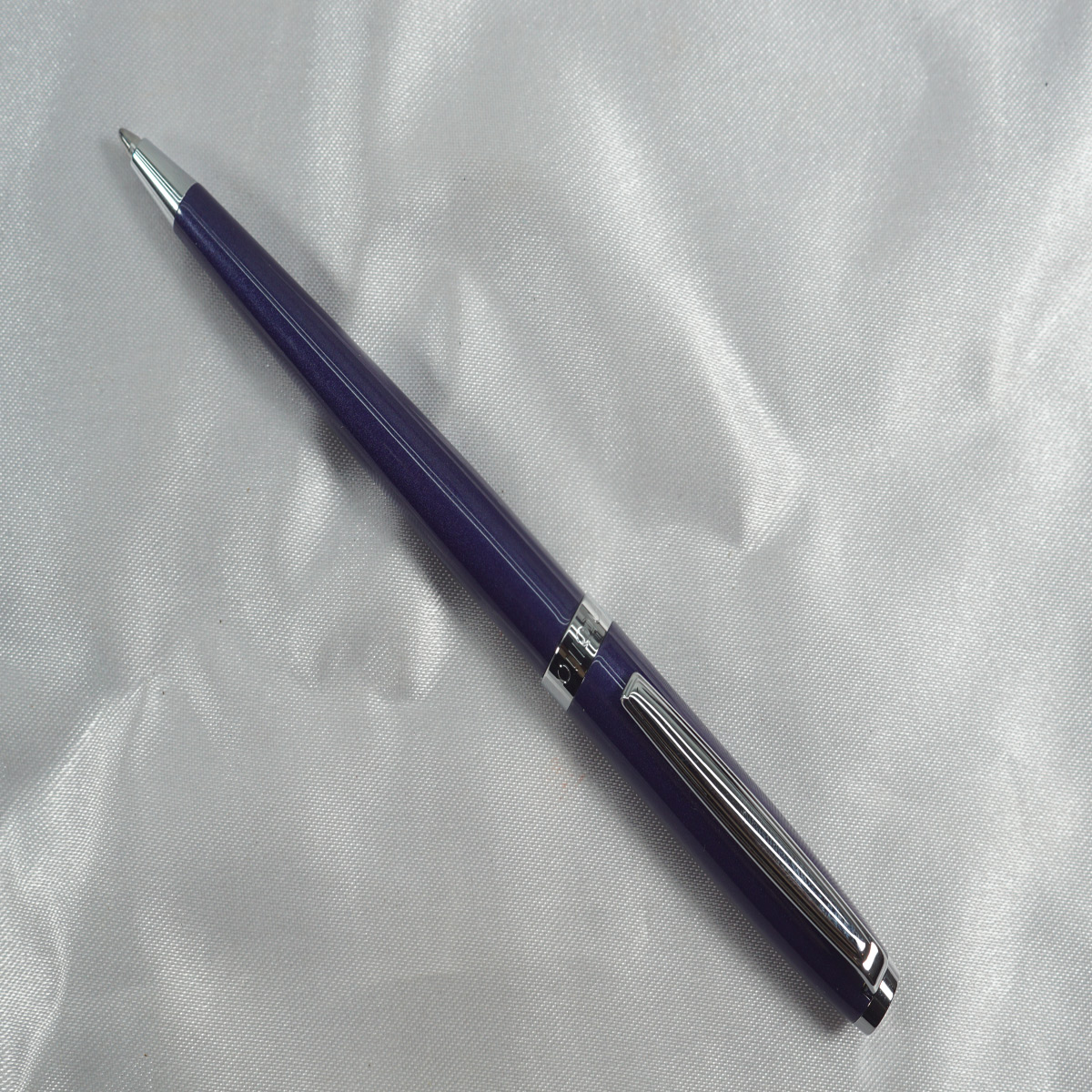 Intellio Glossy Blue Color Body Silver Clip and Grip Ball Pen SKU 27955
