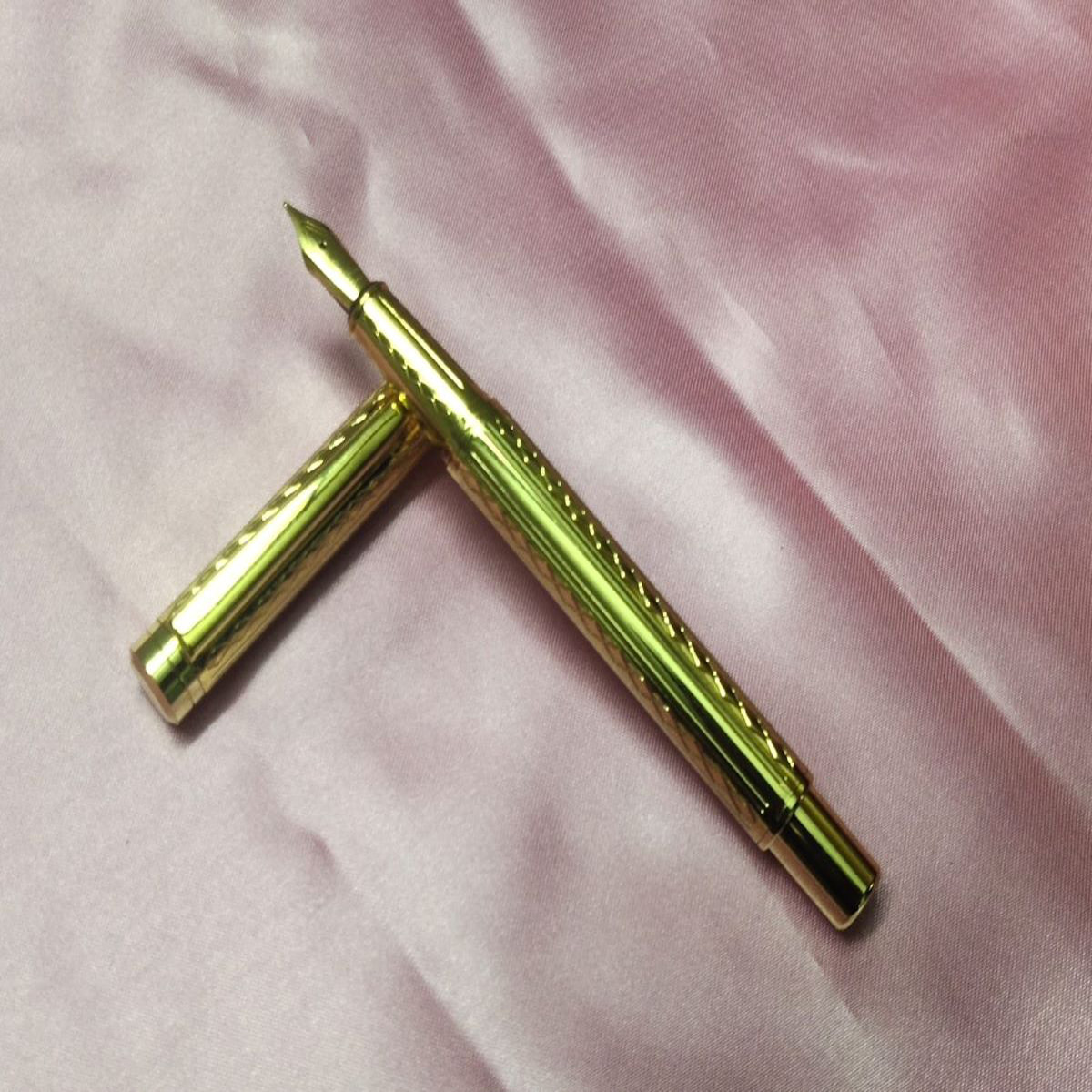 Dikawen 3811 Full Gold Color Body and Cap Fine Nib Converter Type Fountain Pen SKU 28061