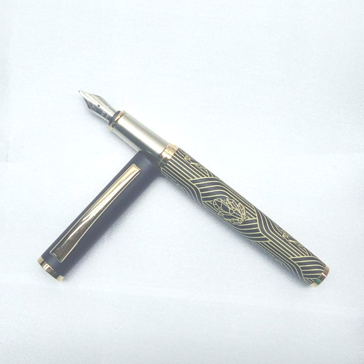 penhouse.in Luxury Gold Pattern Black Metal Cap And Converter Type Fountain Pen SKU 28079