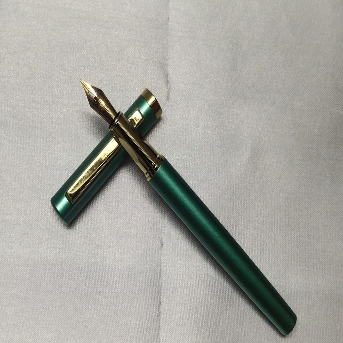 Qibao Matte Green Color Body and Cap with Gold Clip and Grip Converter Type Fountain Pen SKU 28098