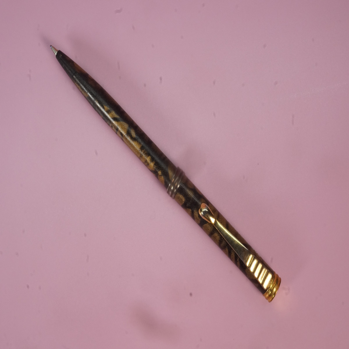 Piano 305 Gold and Black Color Body with Gold Clip Retractable Ball Pen SKU 28230
